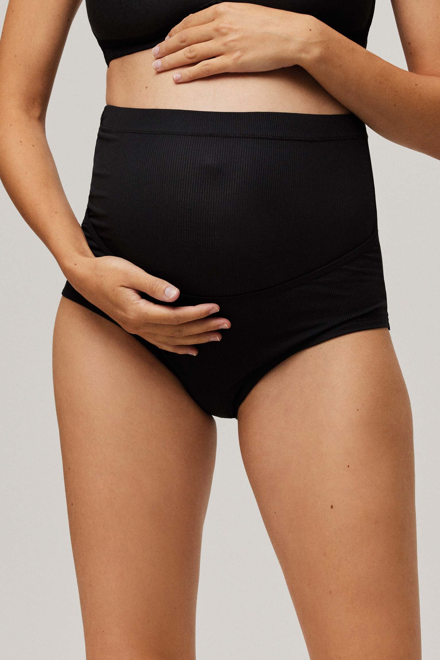 Braga alta premamá regulable negra
