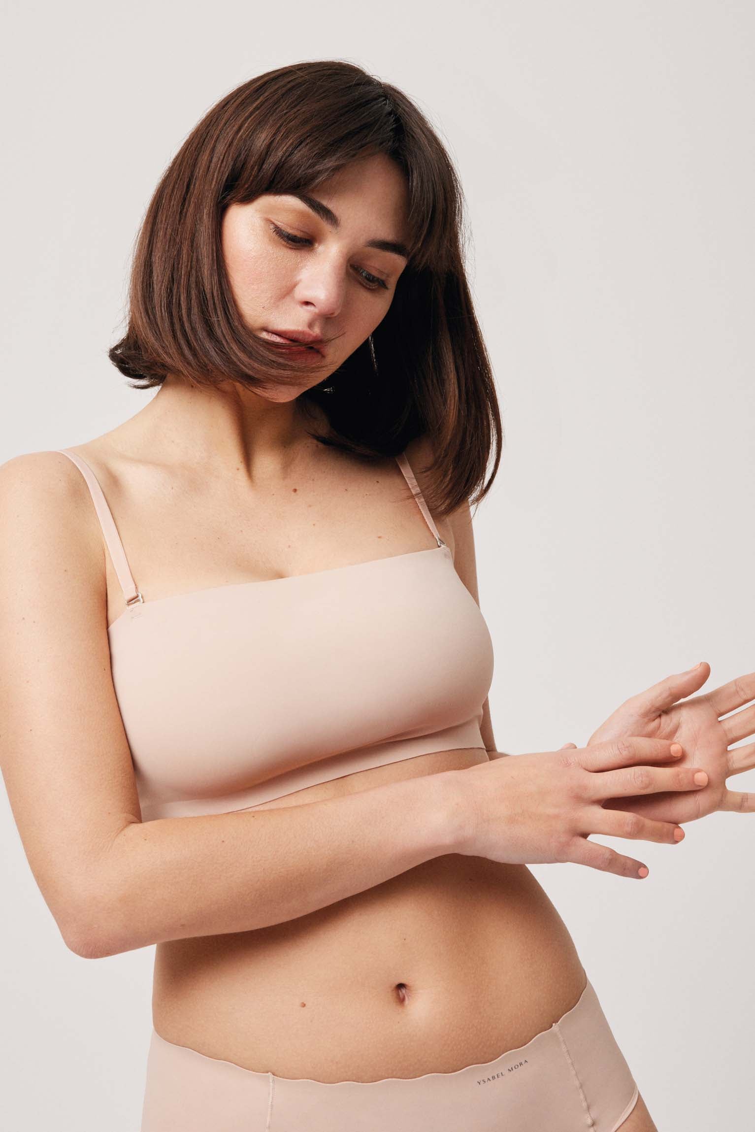 Bandeau con relleno y tirantes removibles nude