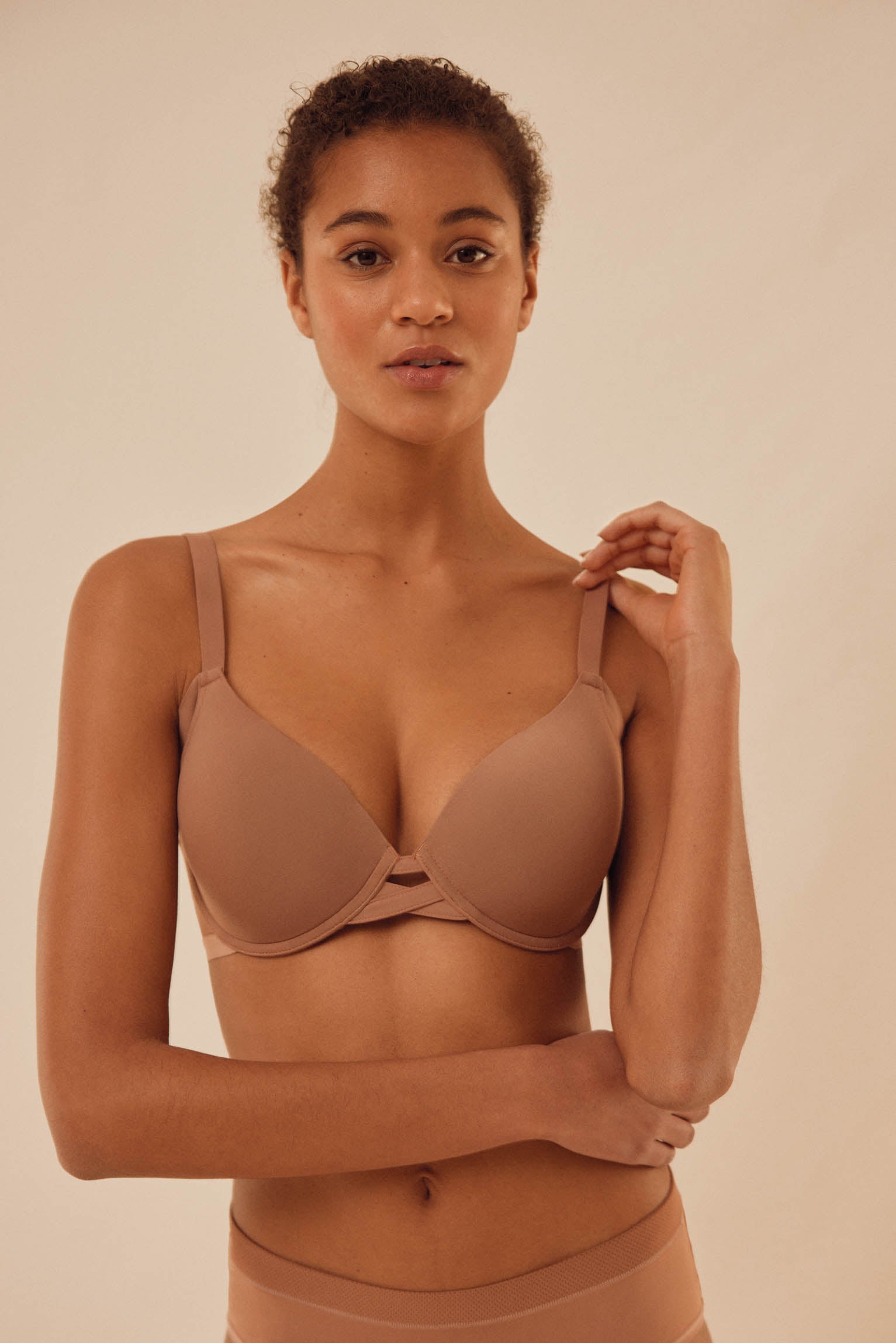 Sujetador de capacidad con aro con relleno marrón