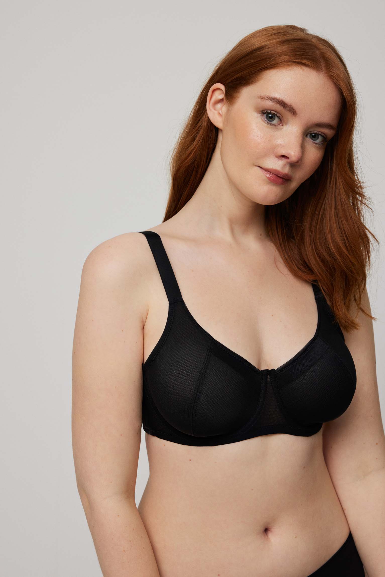 Sujetador reductor con espalda anatómica y reforzada negro