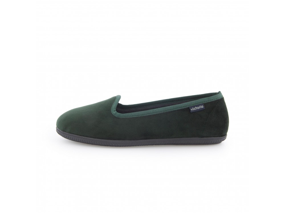 Zapatilla copete en terciopelo verde botella 104911 Victoria