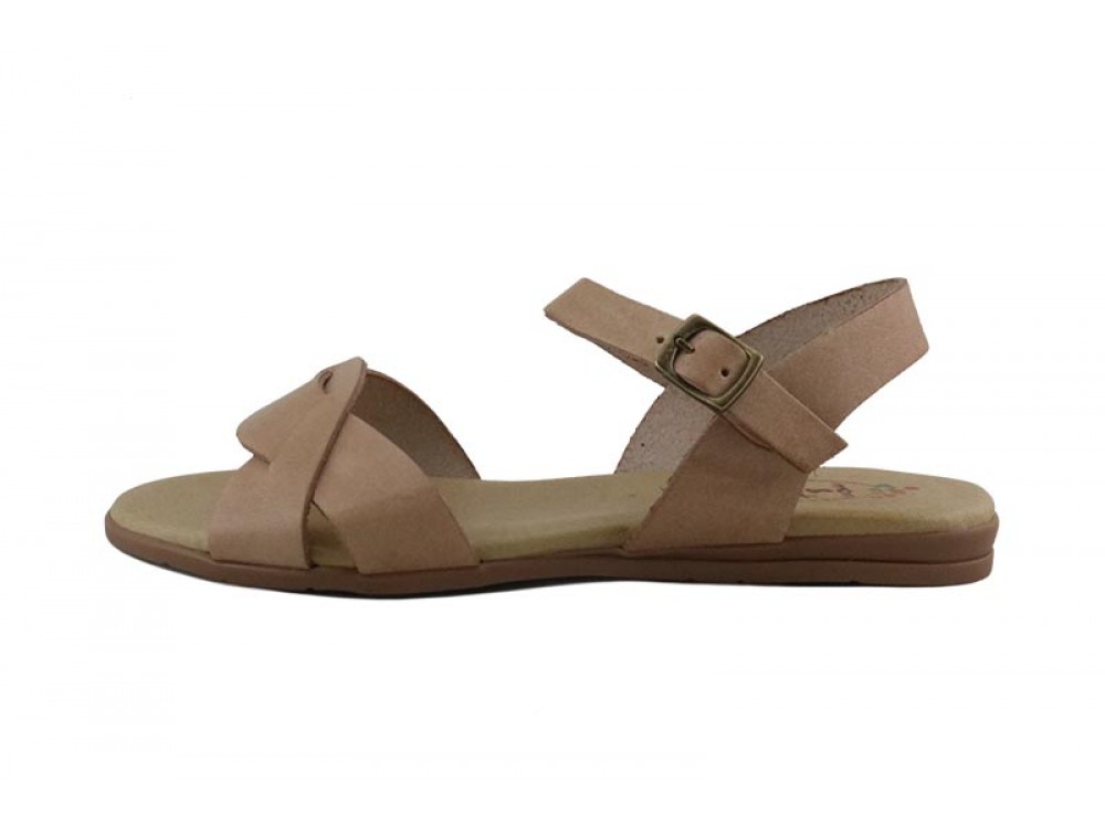 Sandalia cruzada en color piedra Pepa y Cris