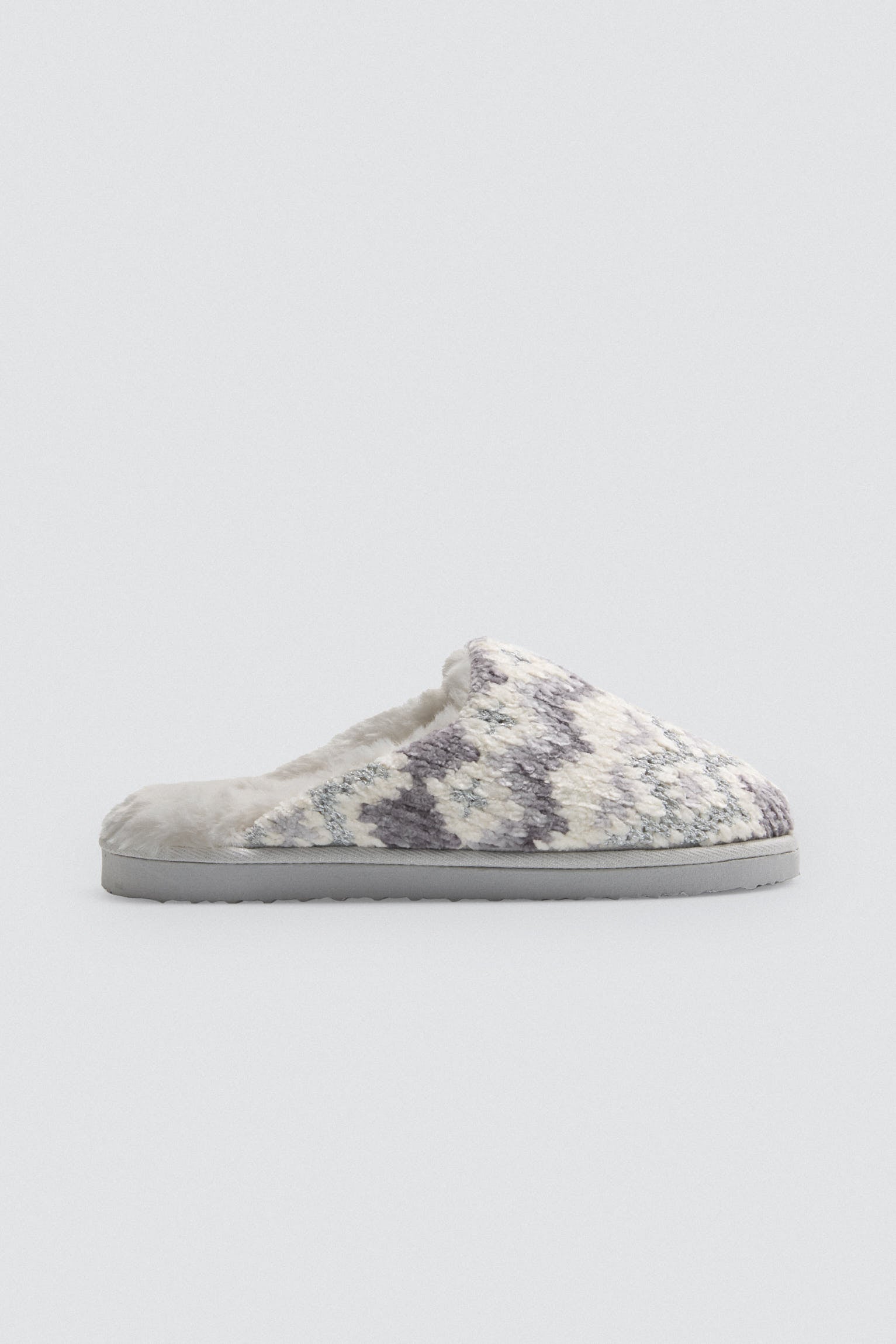 Zapatillas casa estampado étnico gris