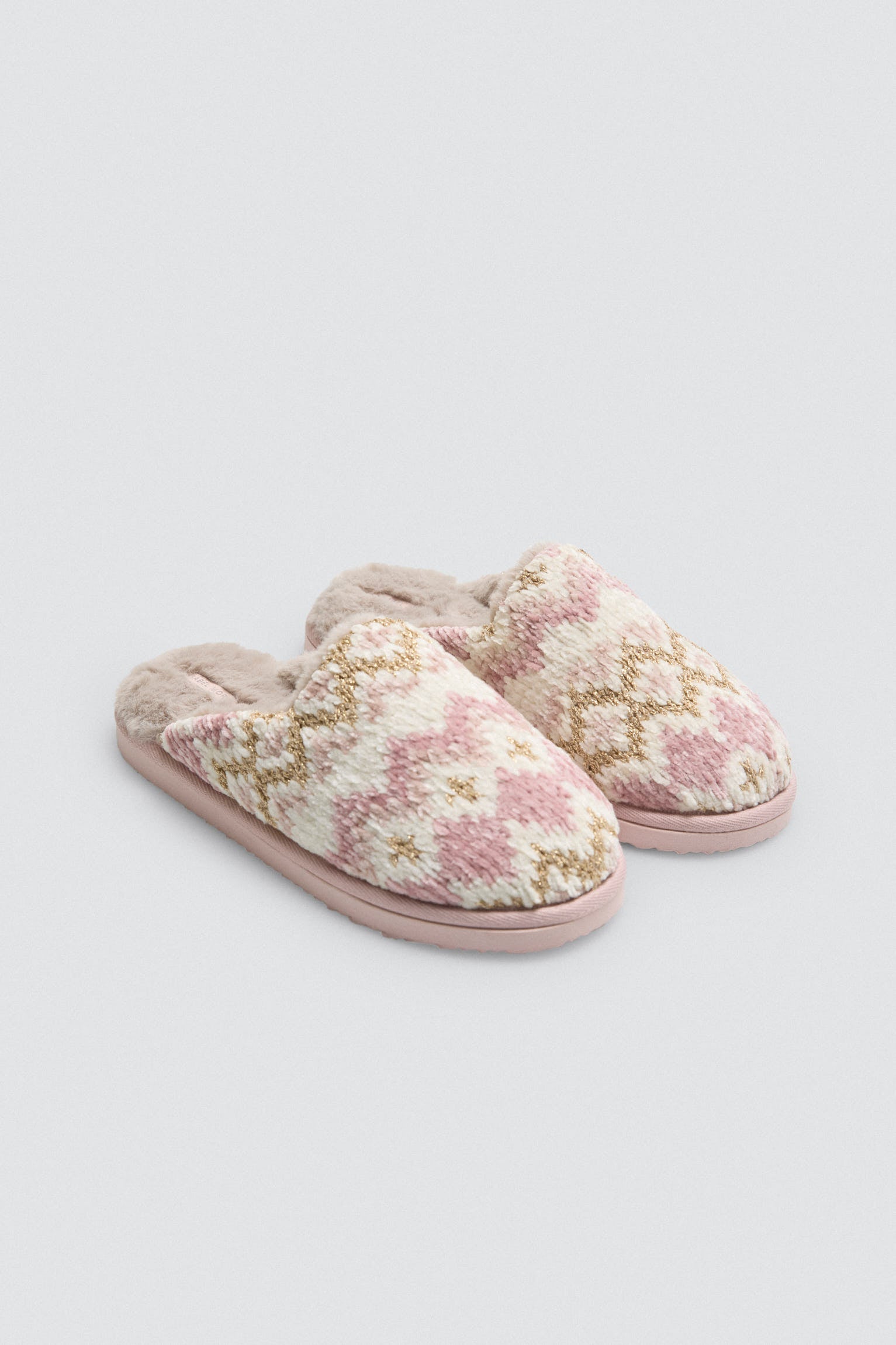 Zapatillas casa estampado étnico rosa