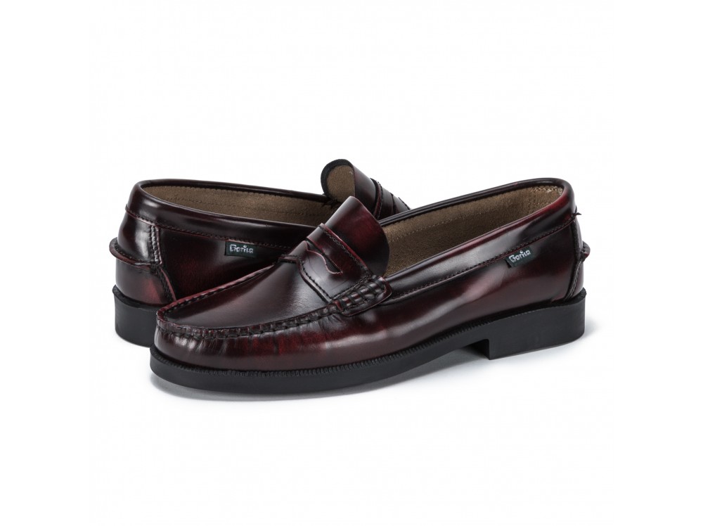 Mocasín piel brillante burdeos Gorila