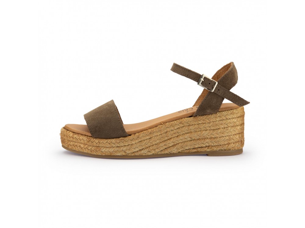 Alpargata abierta de plataforma en ante lodo de Pepa & Cris