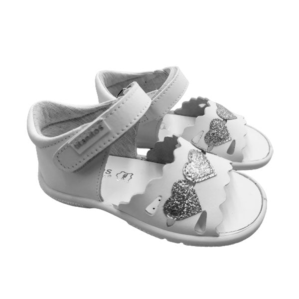 Sandalia corazones de plata Titanitos