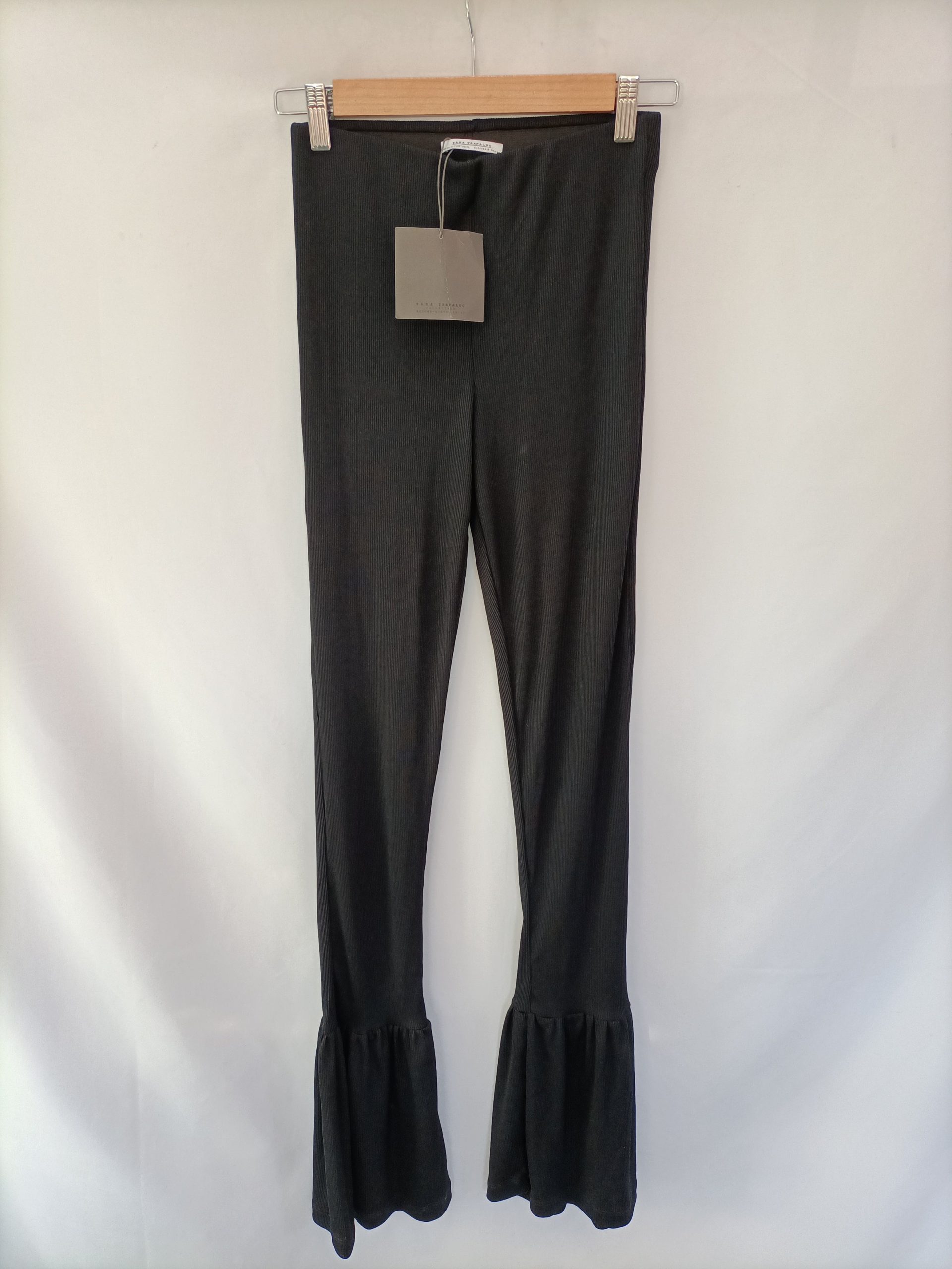 ZARA. Pantalón negro canale volante T.s