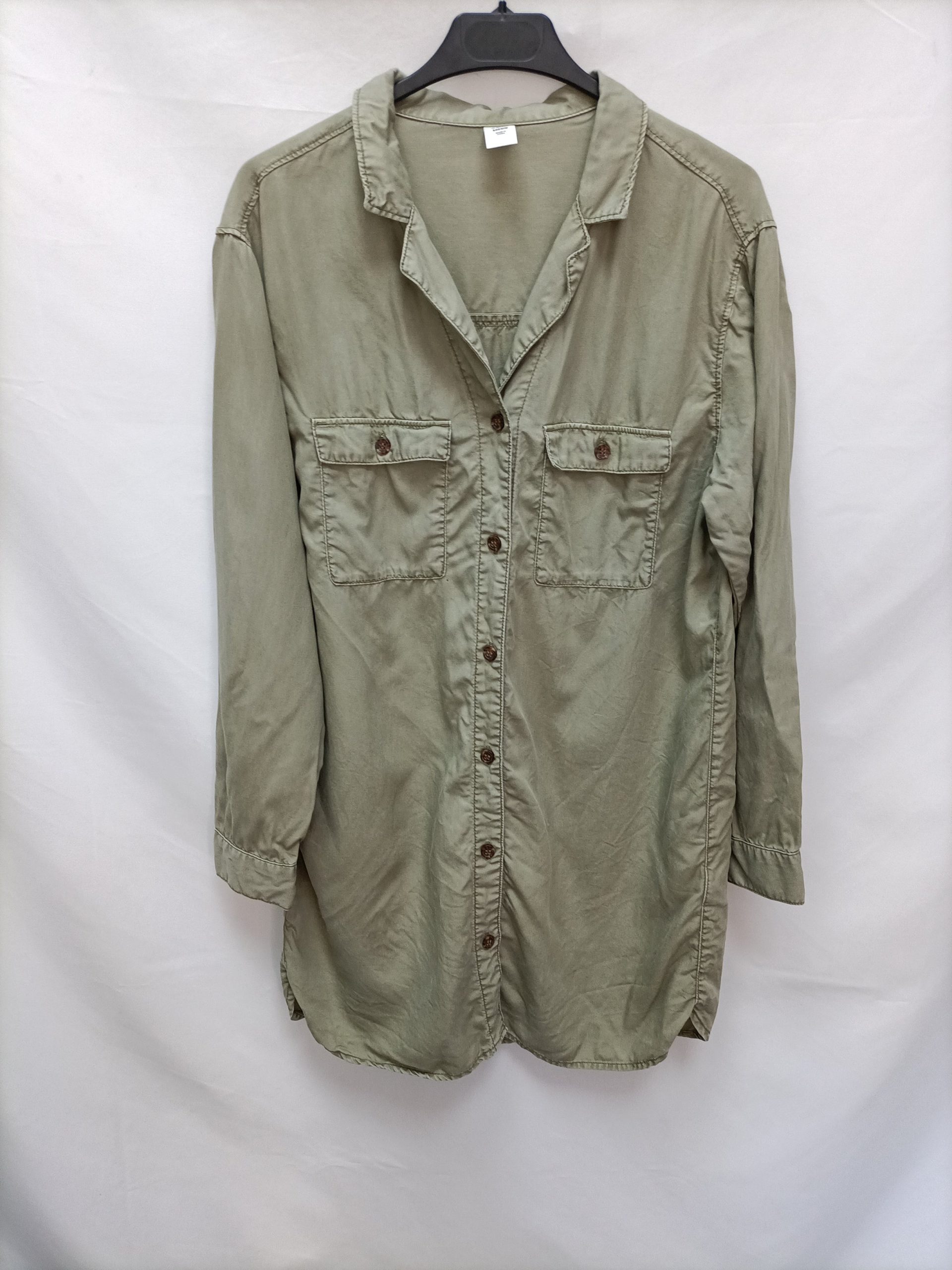 H&M. Sobrecamisa/camiseta verde T.38