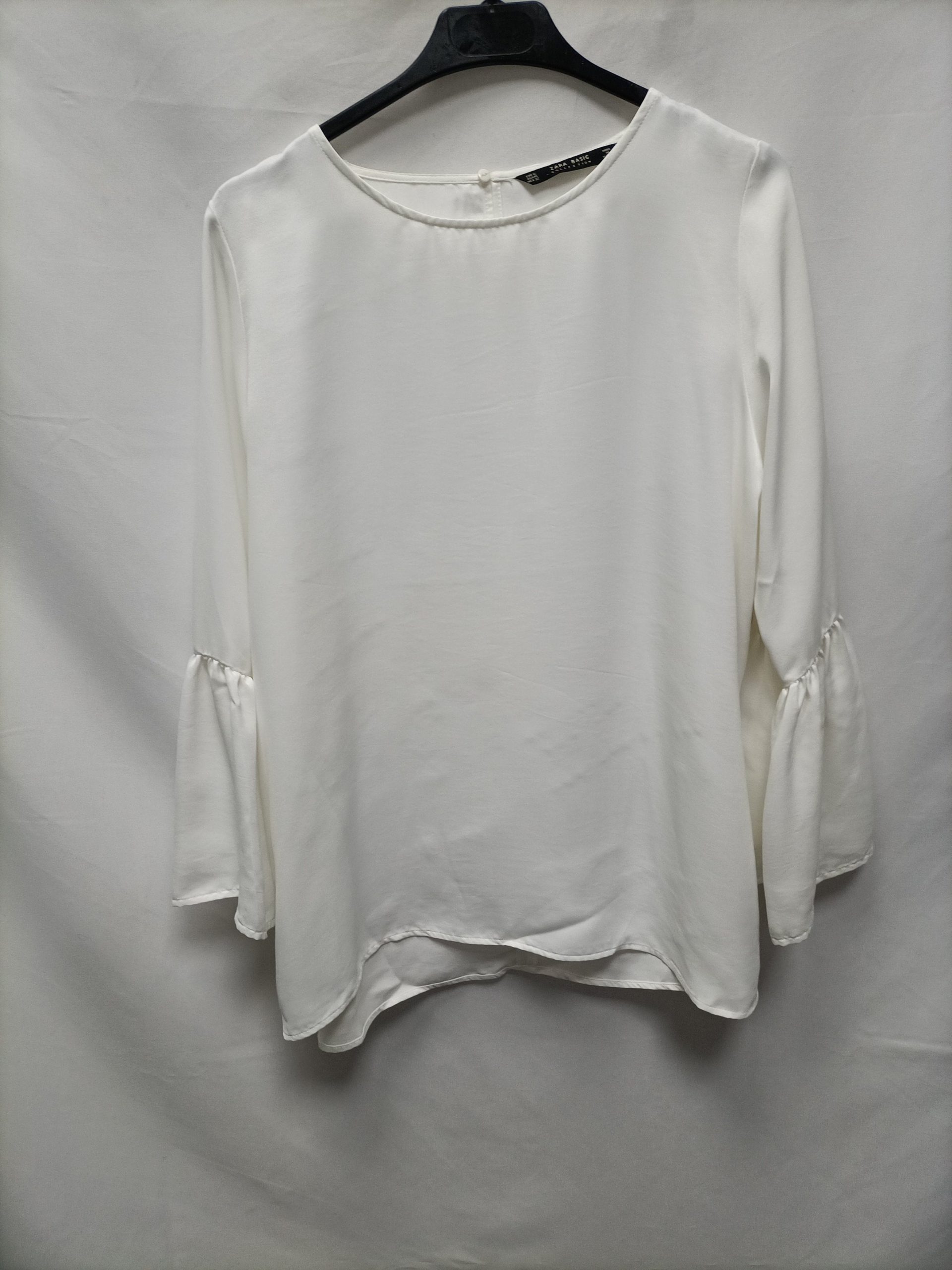 ZARA. Blusa fluida blancaT.xl