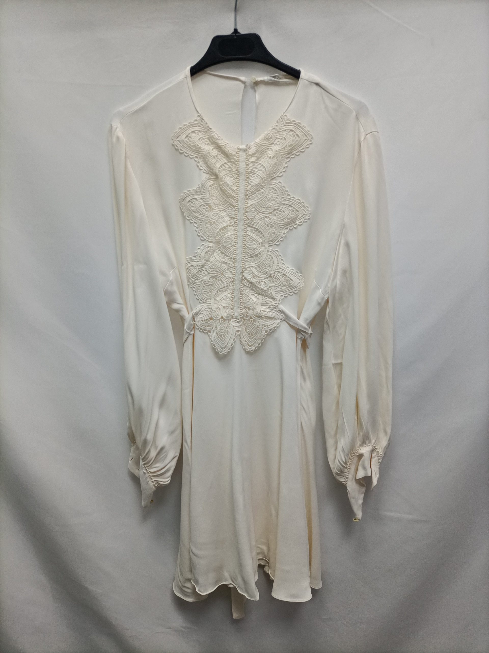 ZARA. Vestido corto encaje T.l