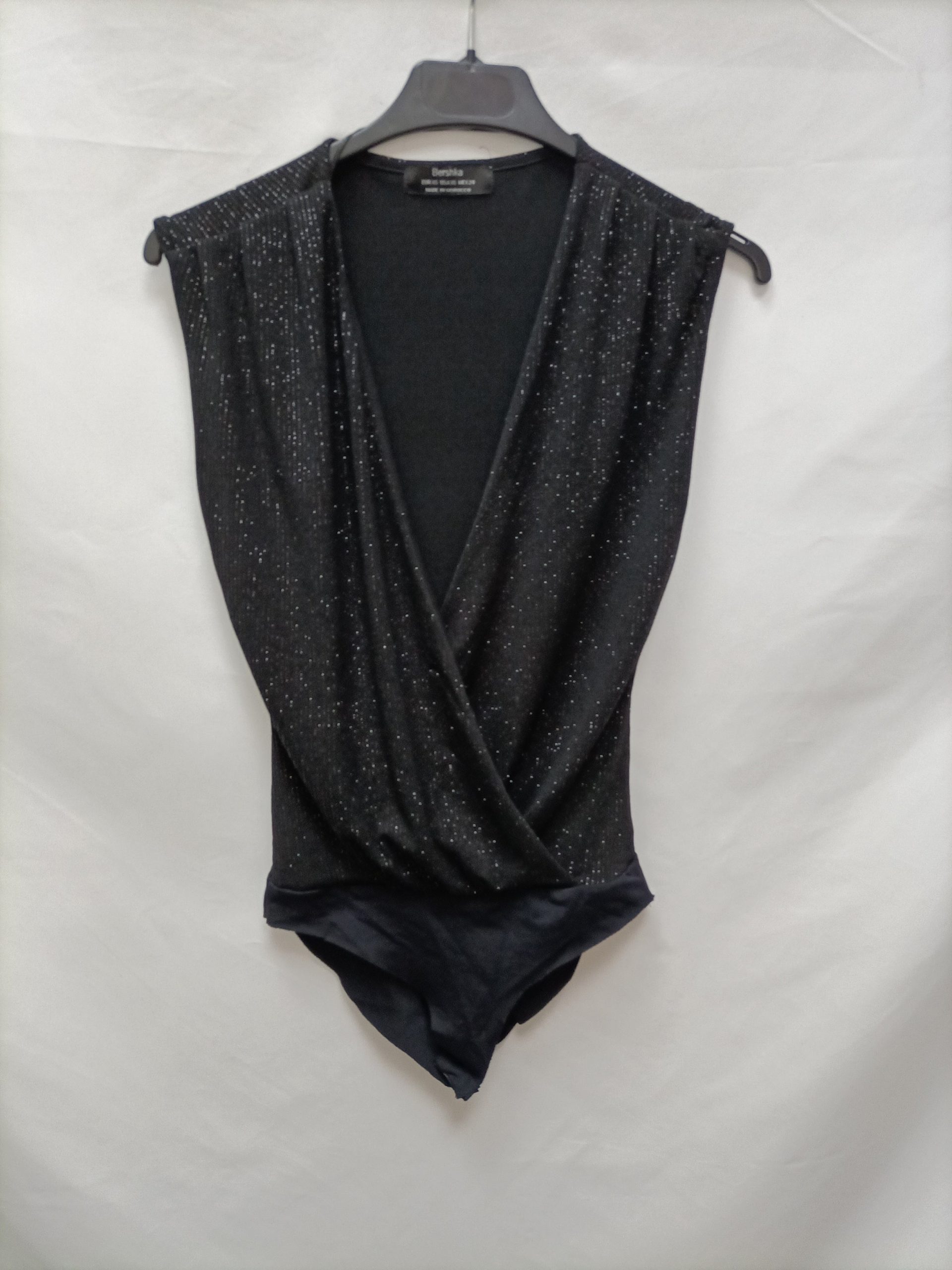BERSHKA. Body negro fiesta T.xs