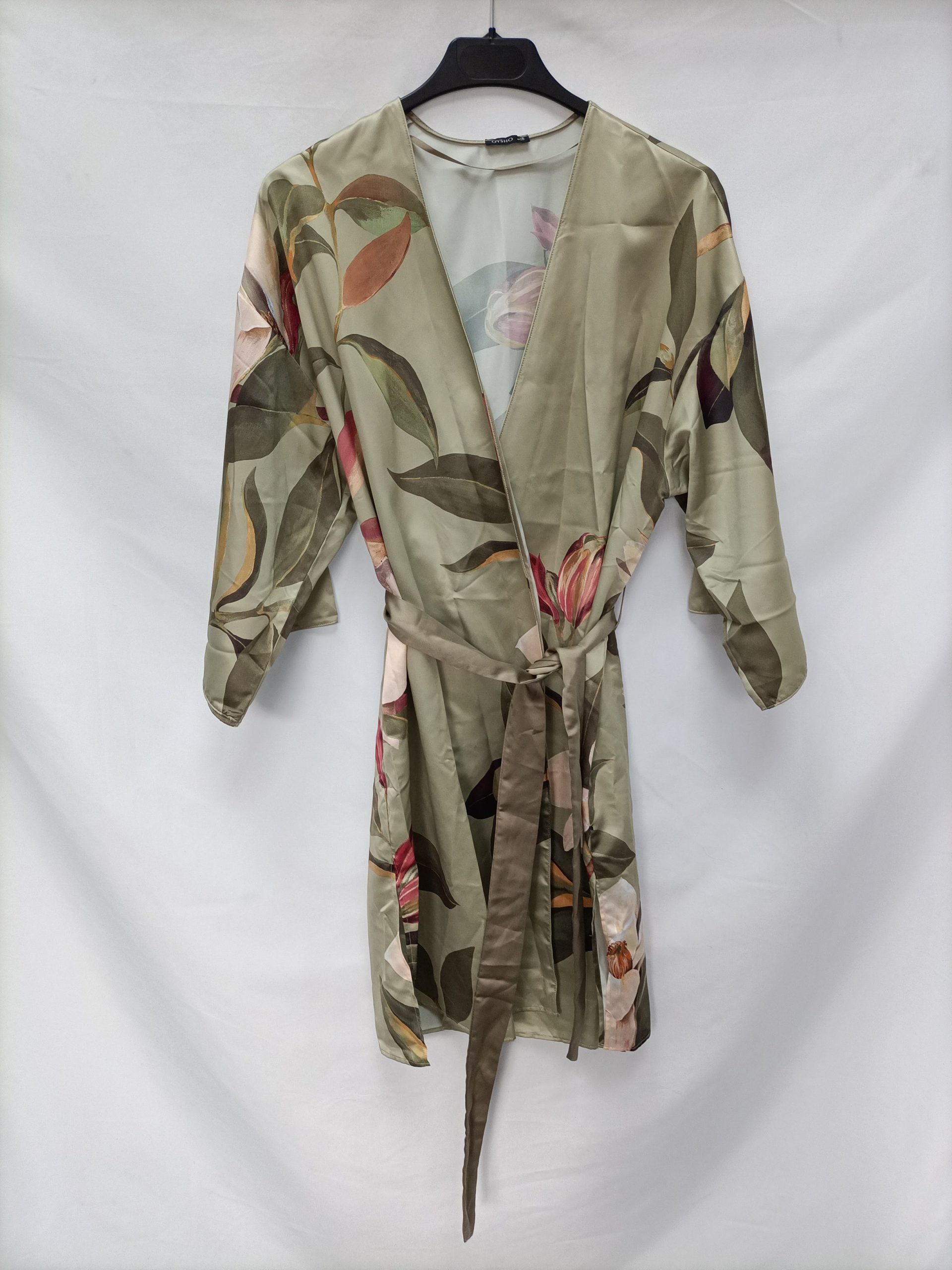 OYSHO. Kimono/bata verde flores T.s