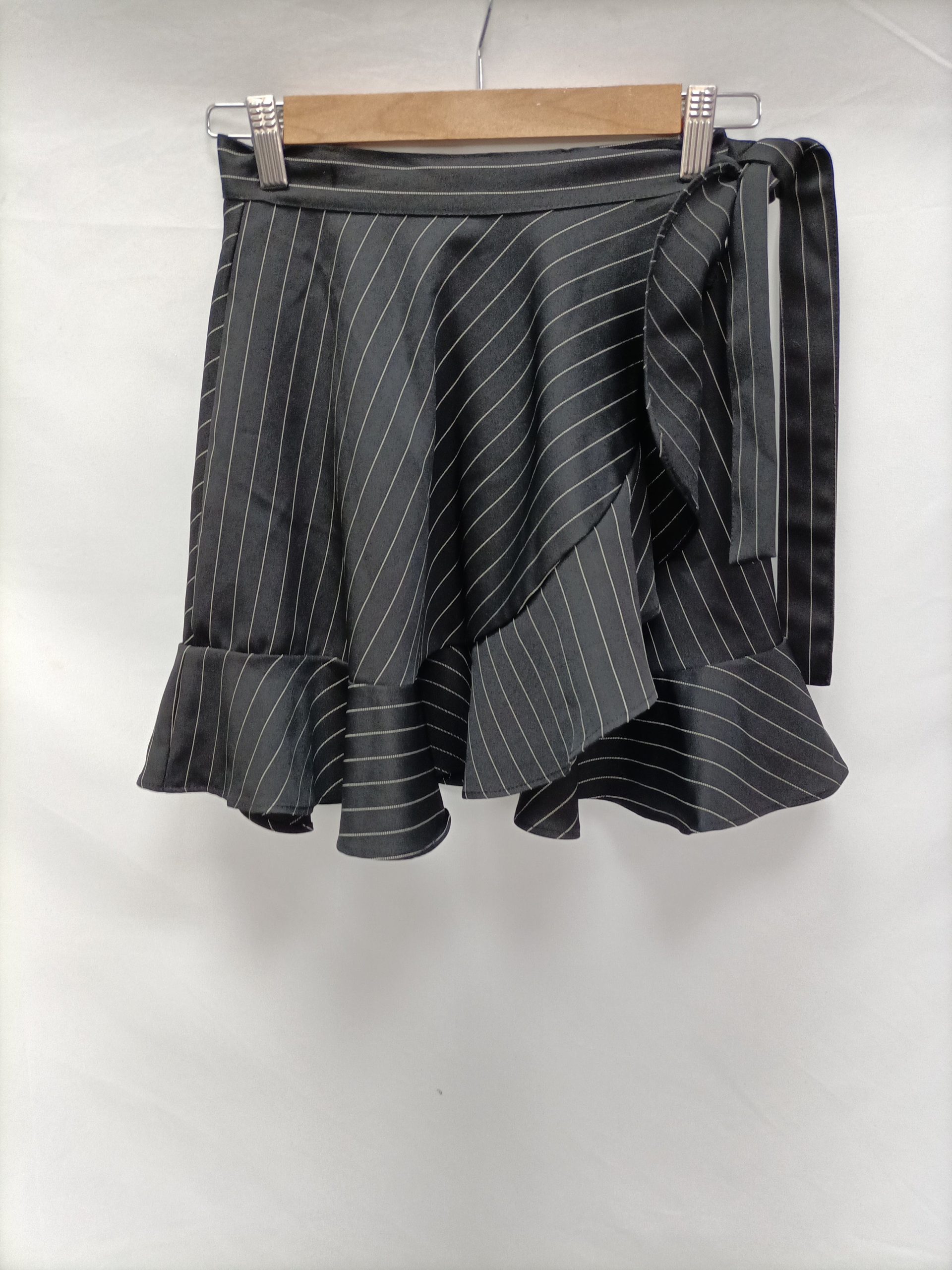 STOREST. Falda rayas volante T.32