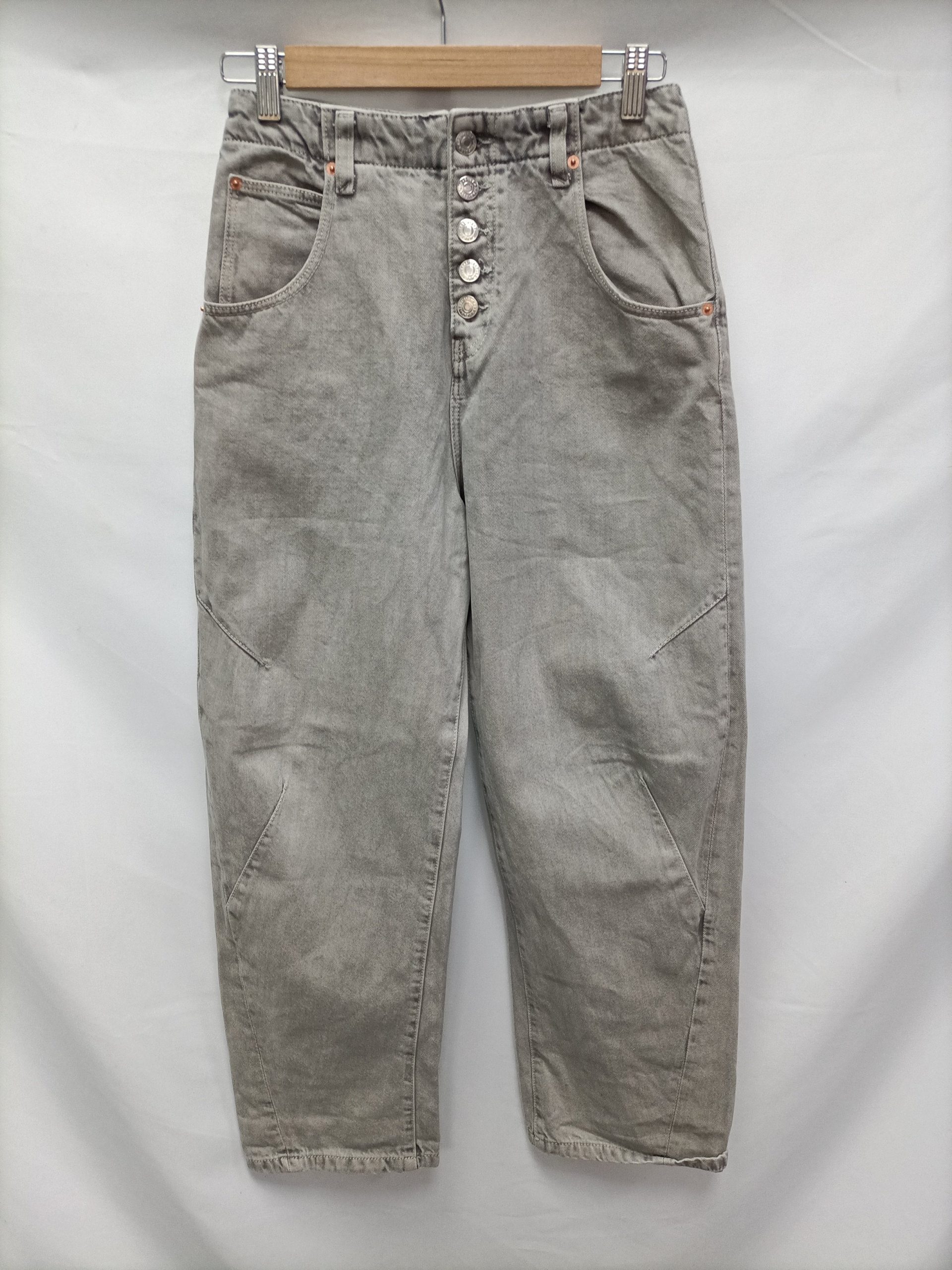 PULL&BEAR. Pantalón recto gris T.34