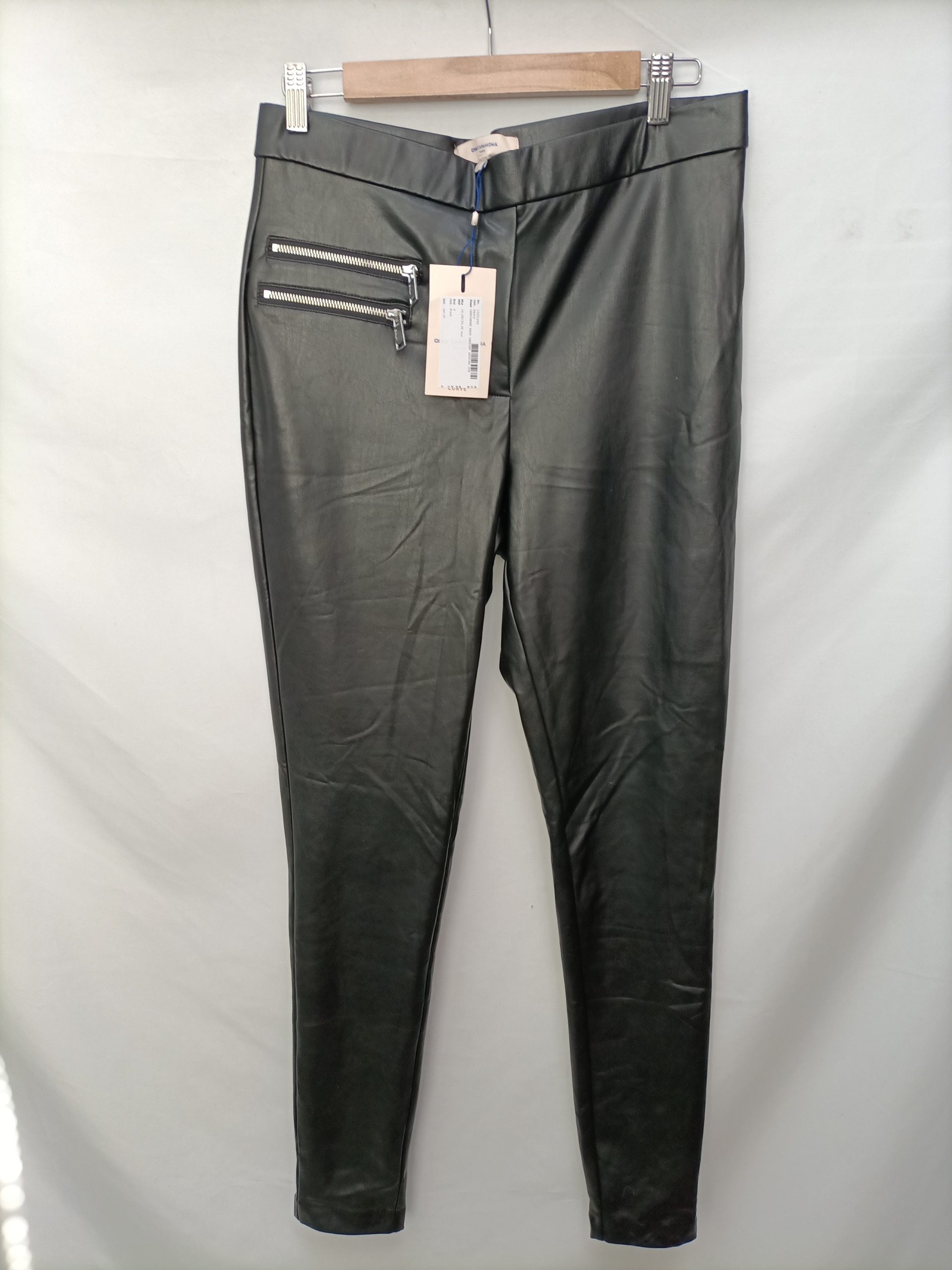 ONLY. Leggins negros de polipiel T.m