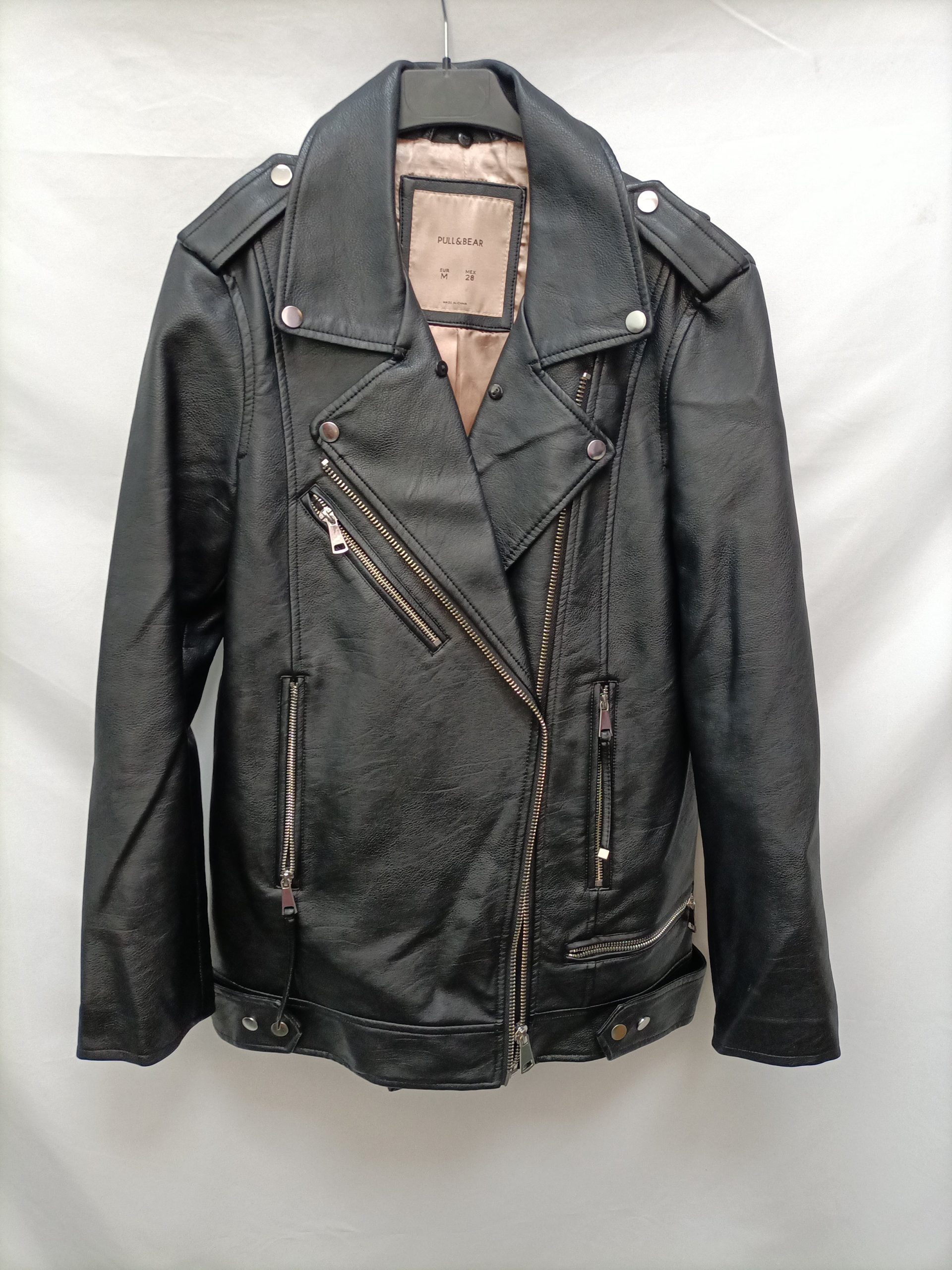 PULL&BEAR. Biker oversized efecto piel T.m