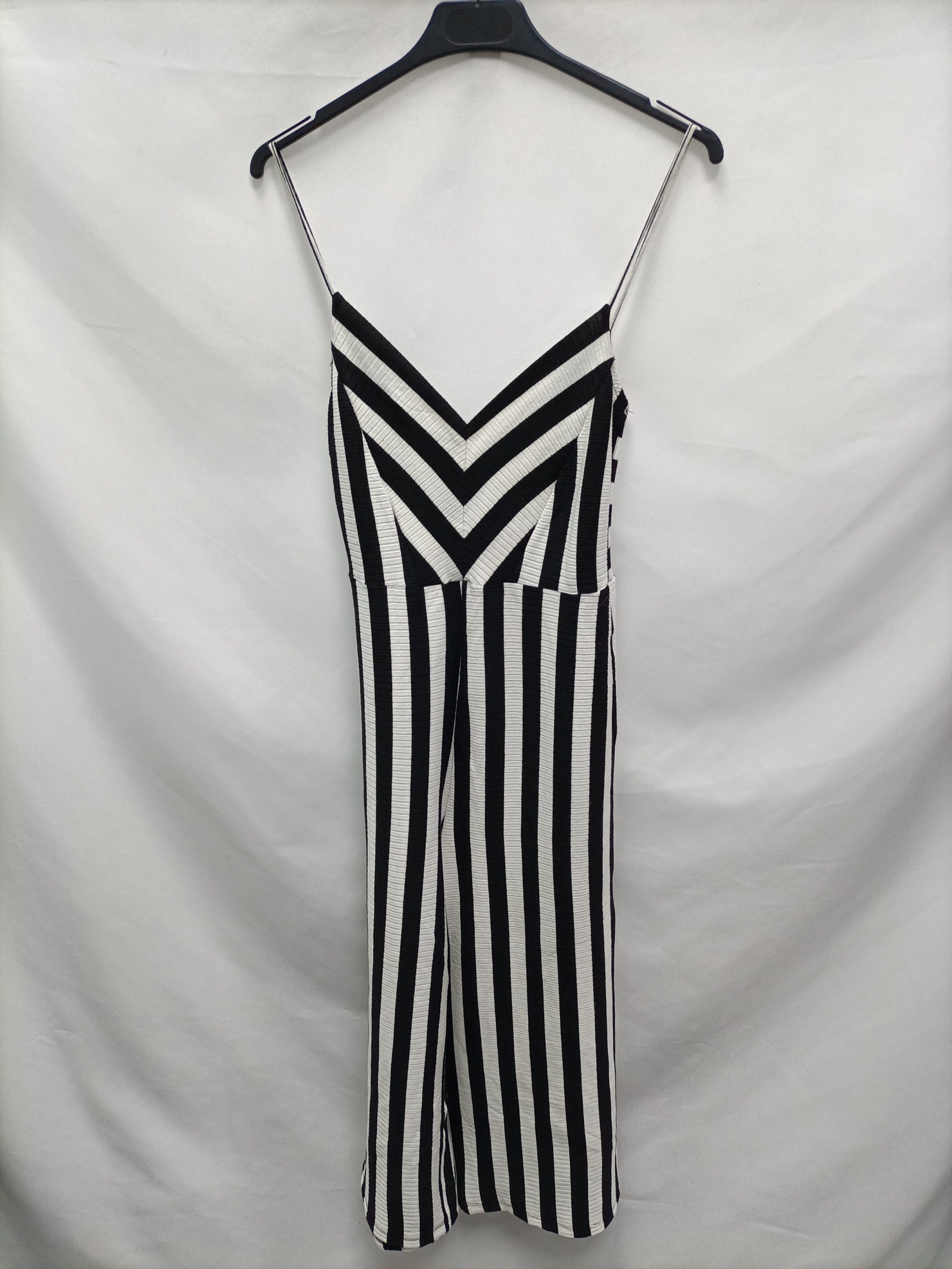 STRADIVARIUS. Mono rayas negro y blanco T.s