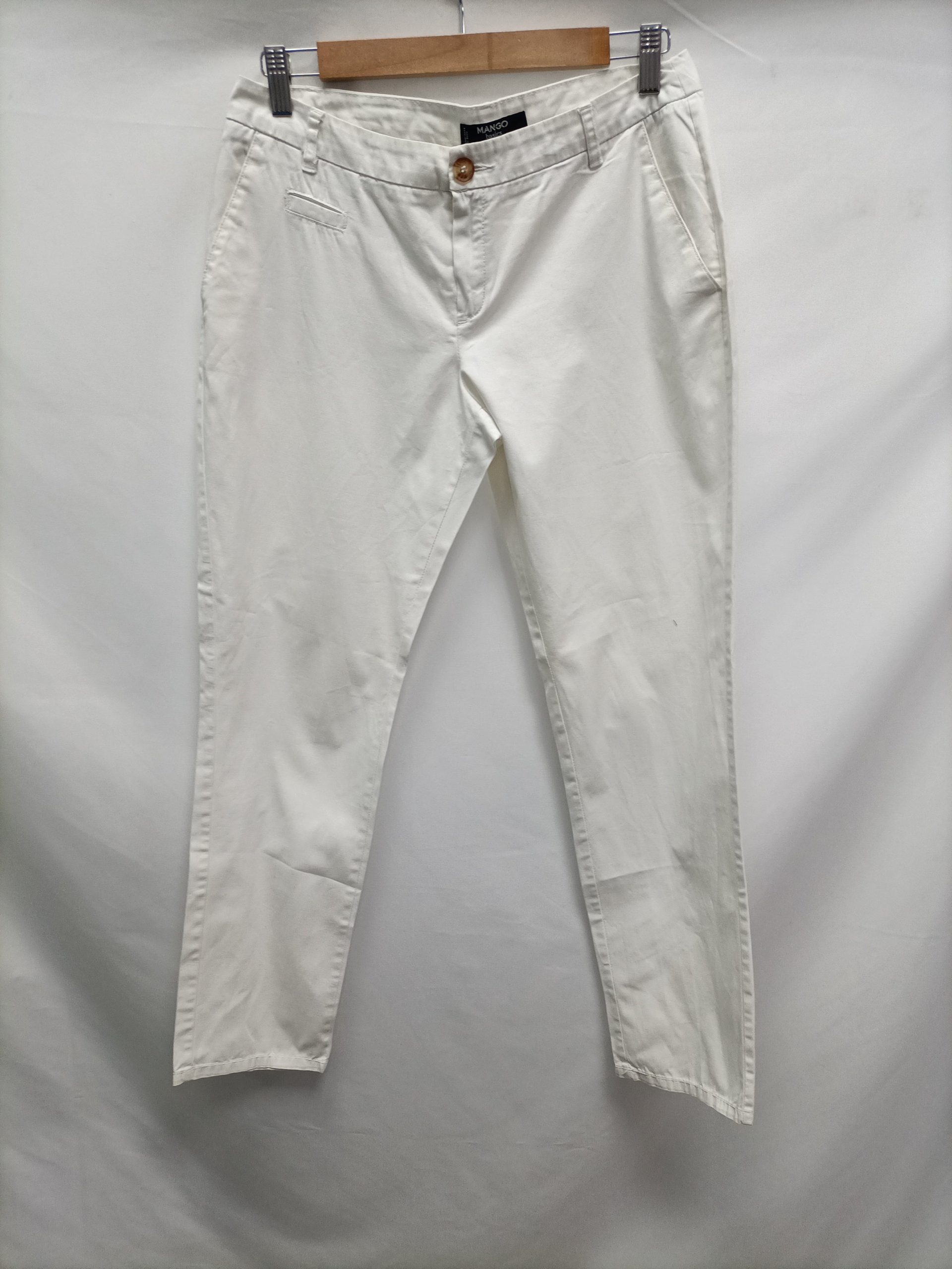 MANGO. Pantalon chino blanco T.36