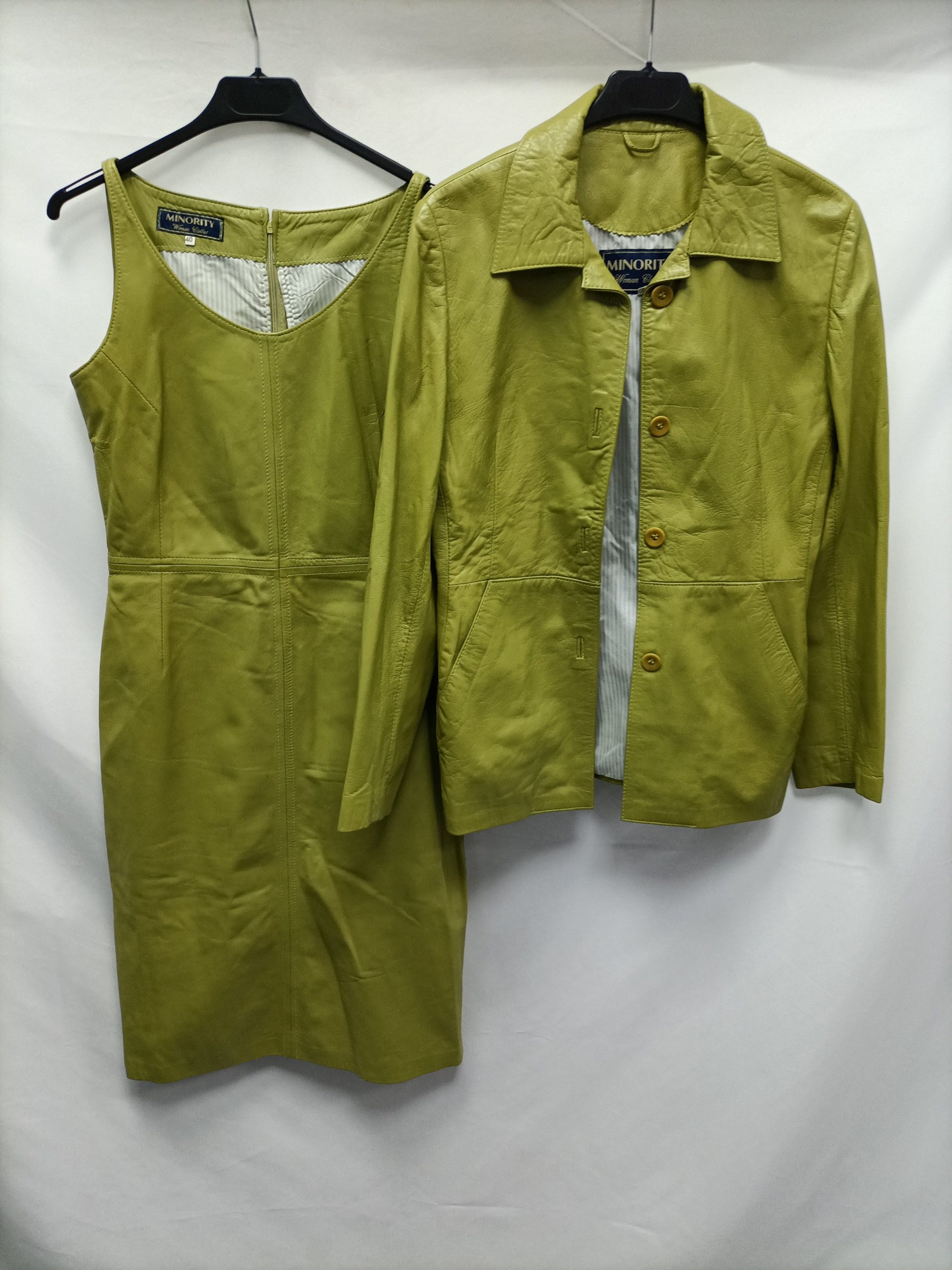 MINORITY. Total look piel T.40