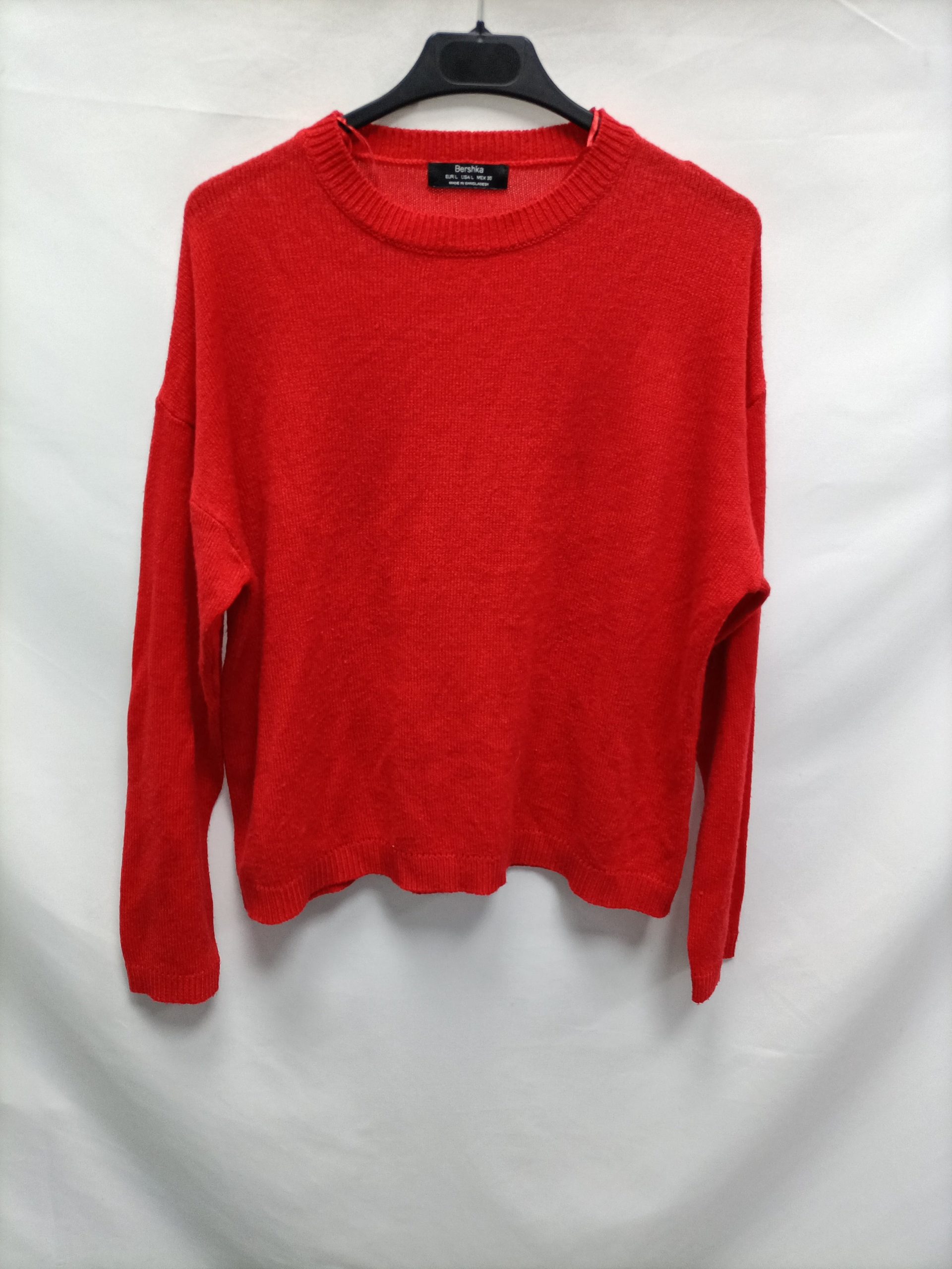 BERSHKA. Jersey básico rojo T.l