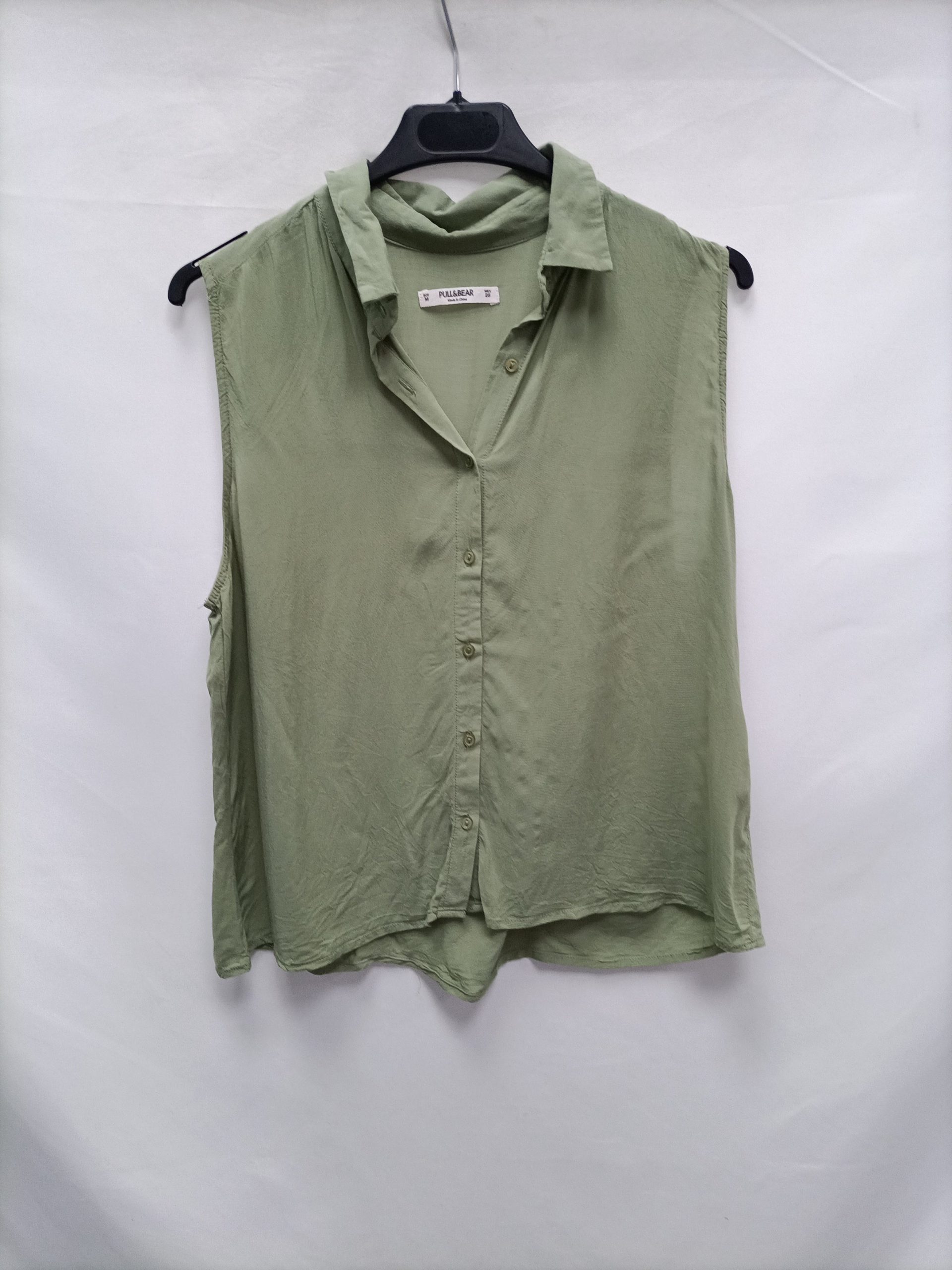 PULL&BEAR. Blusa verde fluidaT.m