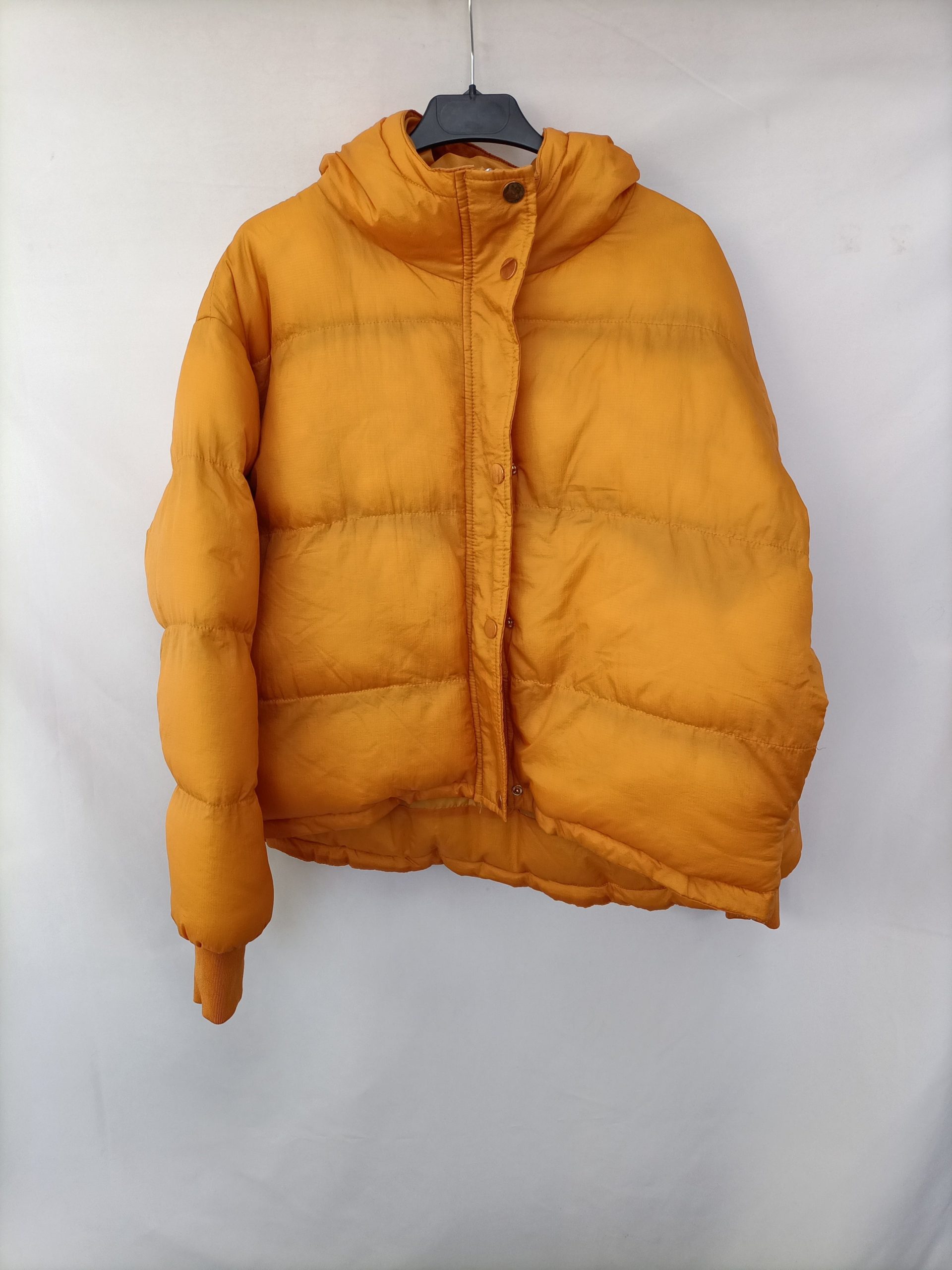 QED LDN. Plumas amarillo T.42