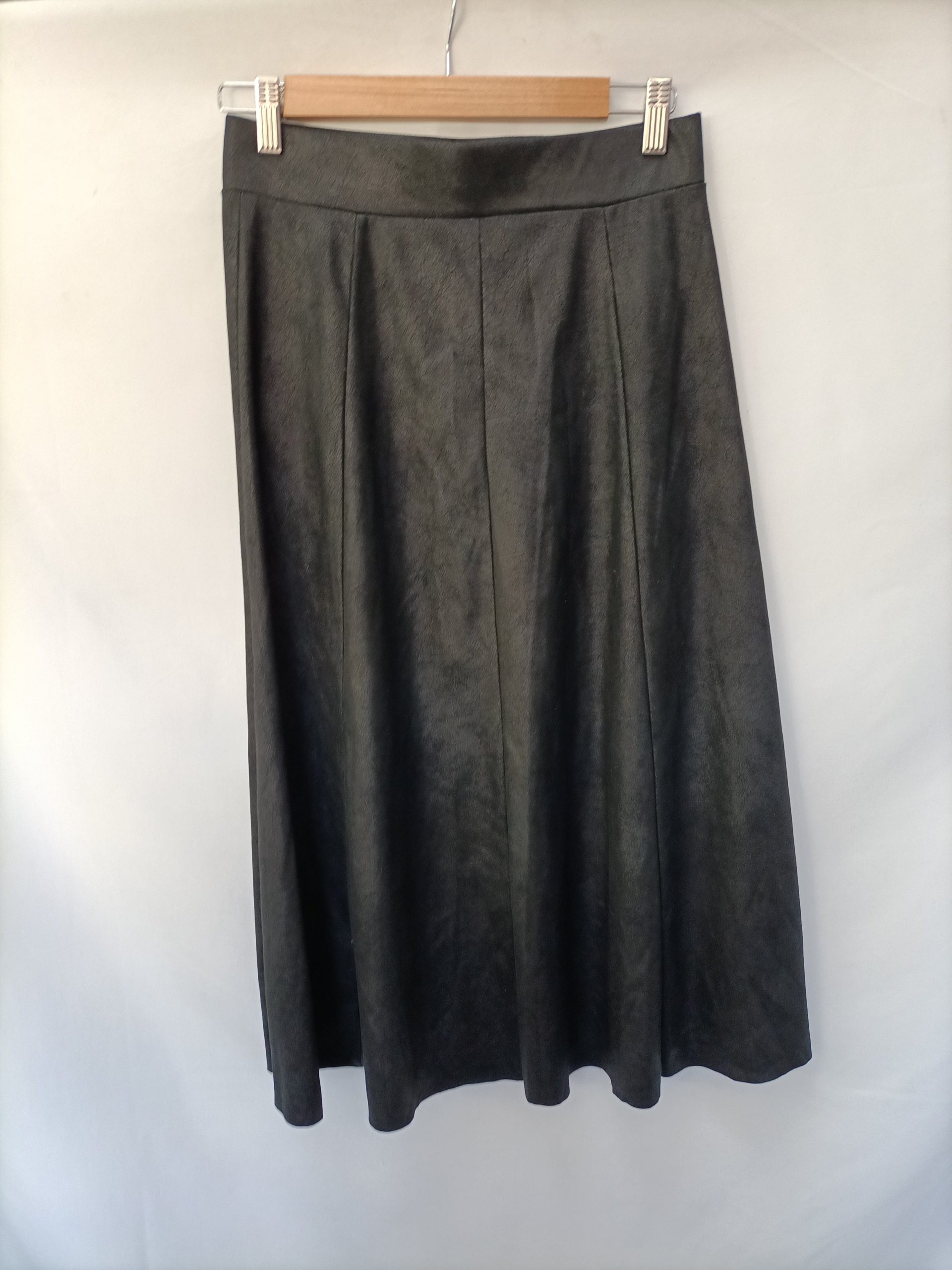 PULL&BEAR. Falda midi negra T.m