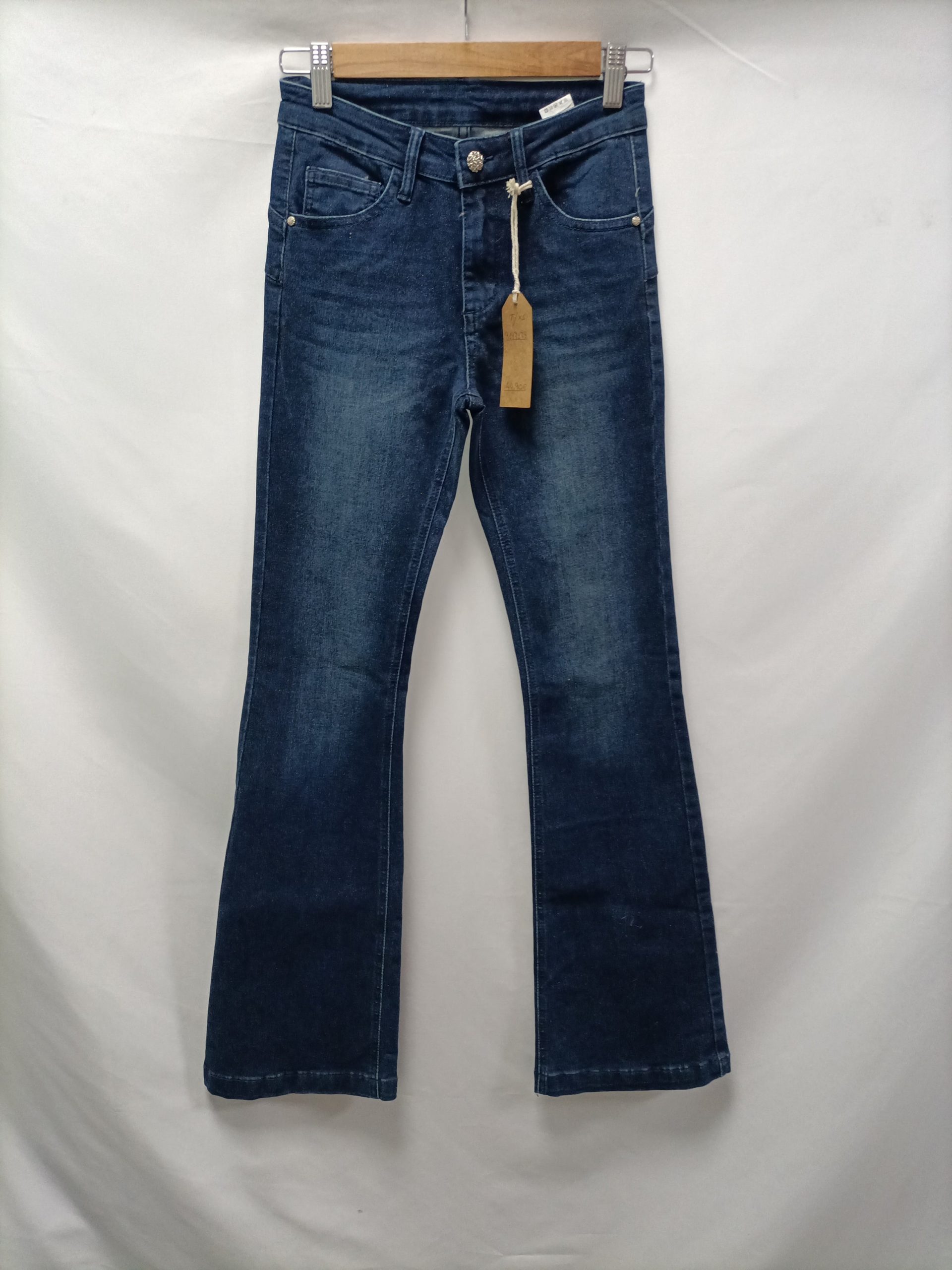 A PIE DE CALLE . Vaquero detalle purpurina T.xs