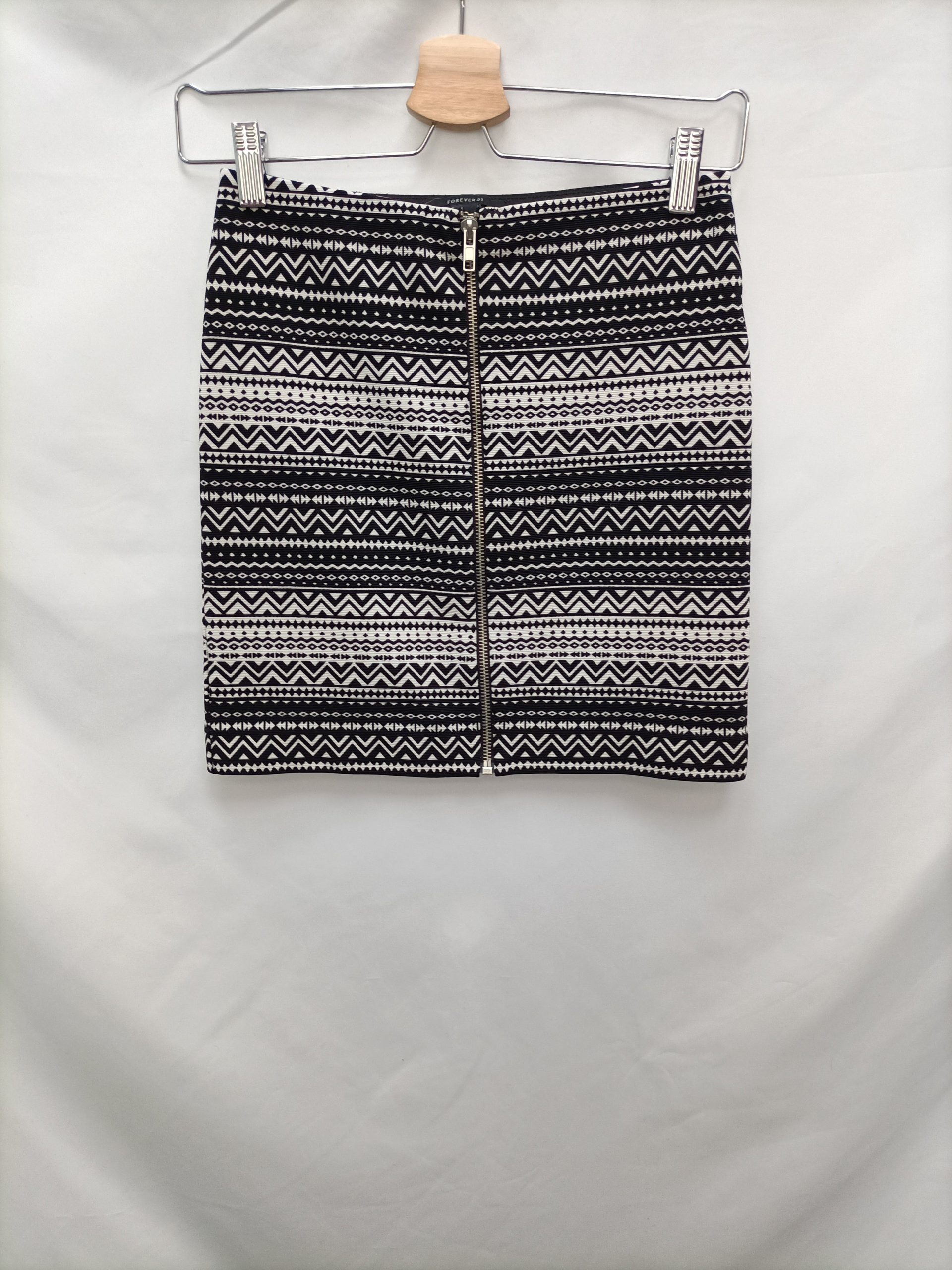FOREVER21. Falda corta étnica T.s