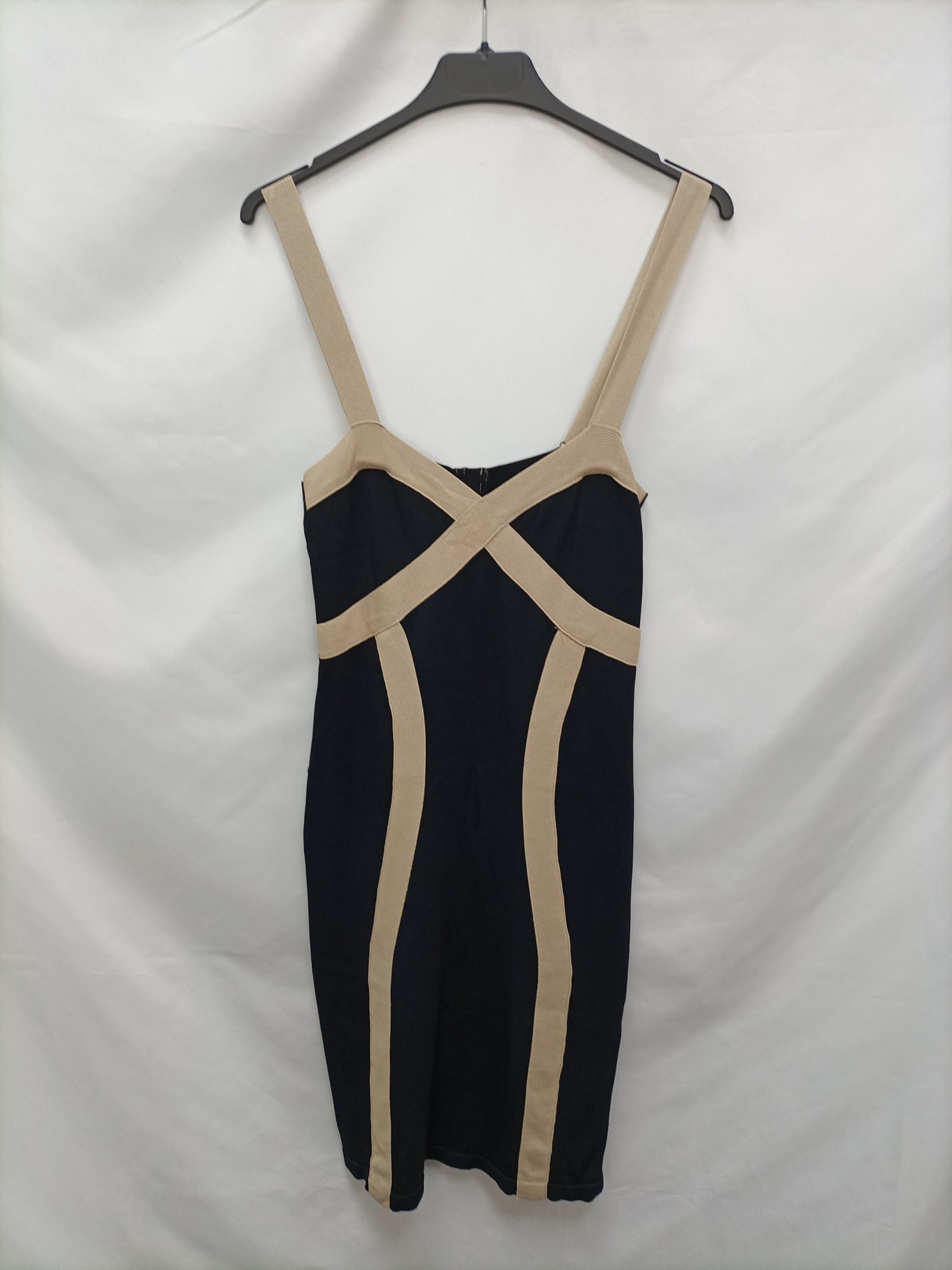 BLANCO. Vestido punto negro T.m