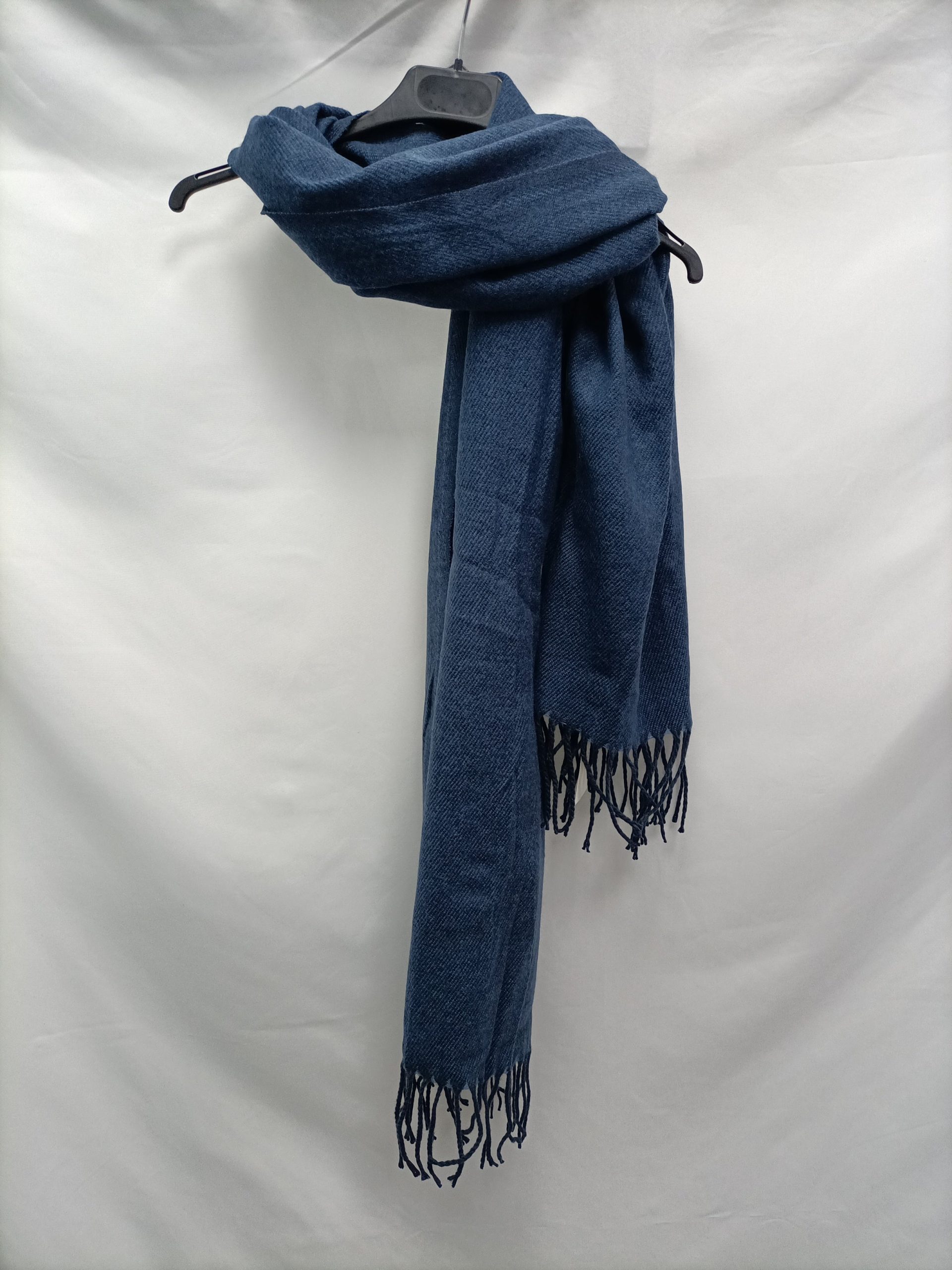 UNIT. Bufanda azul espiga