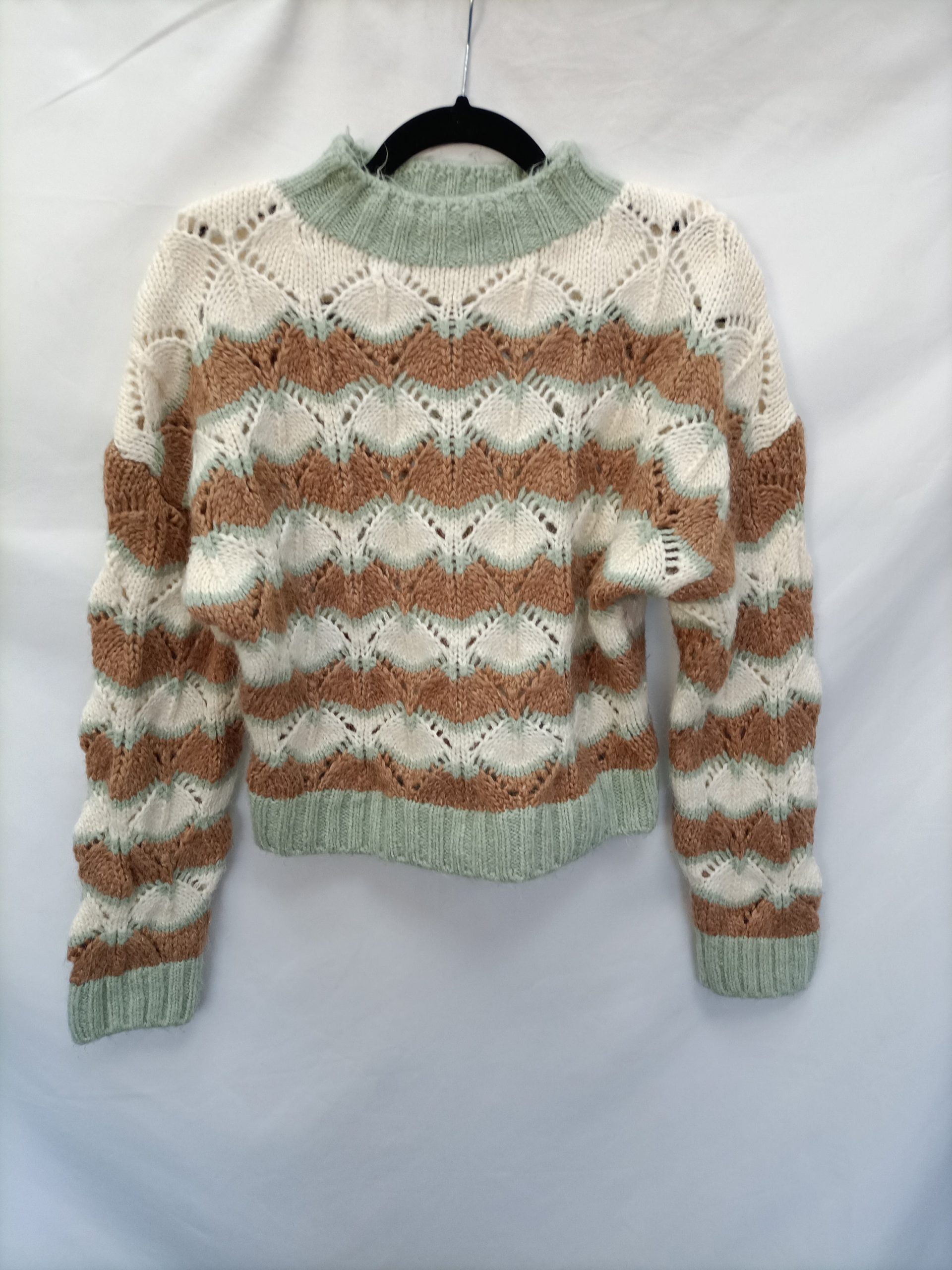 ZARA. Jersey punto troquelado T.m