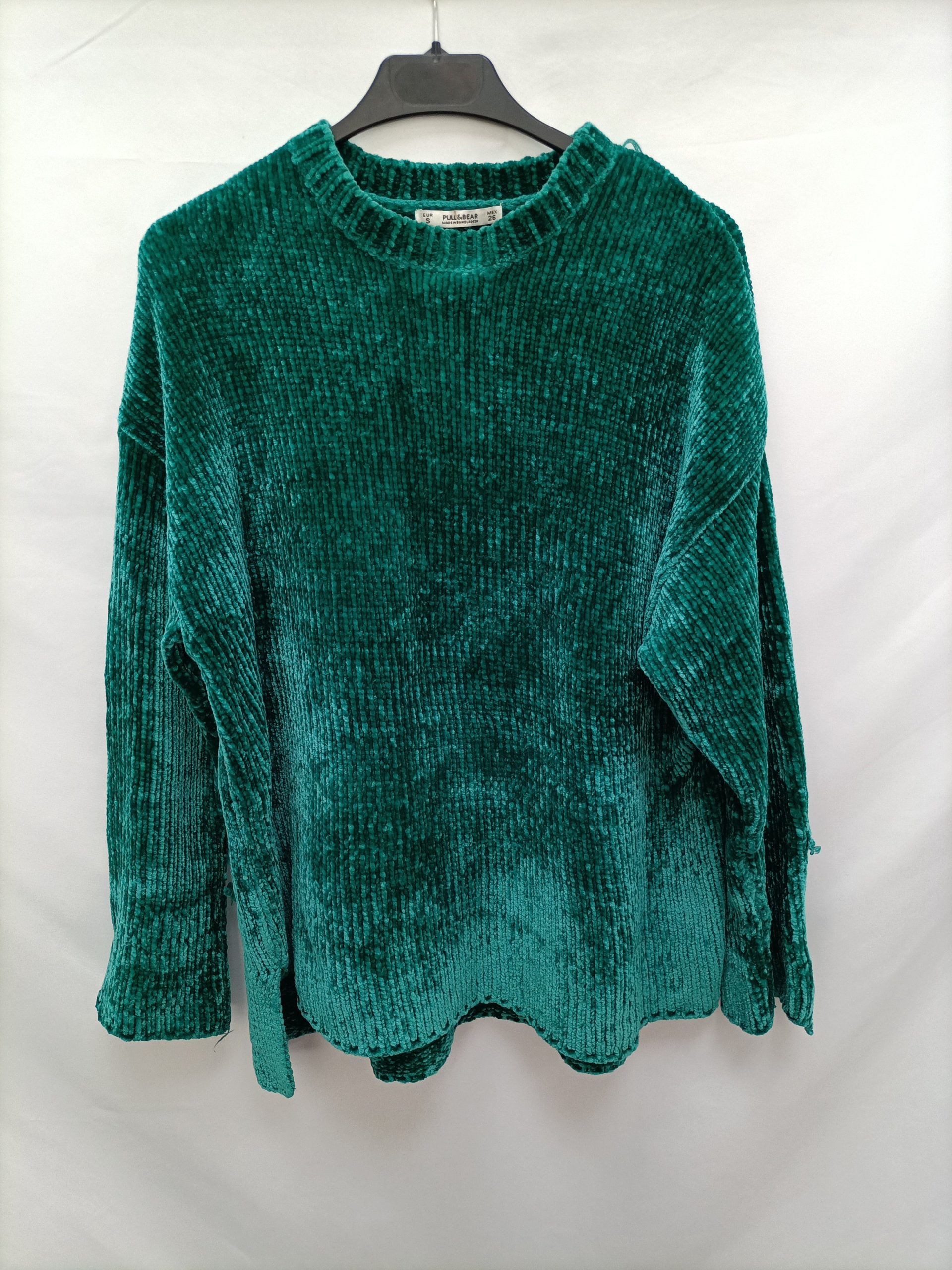 PULL&BEAR. Jersey verde terciopelo T.s