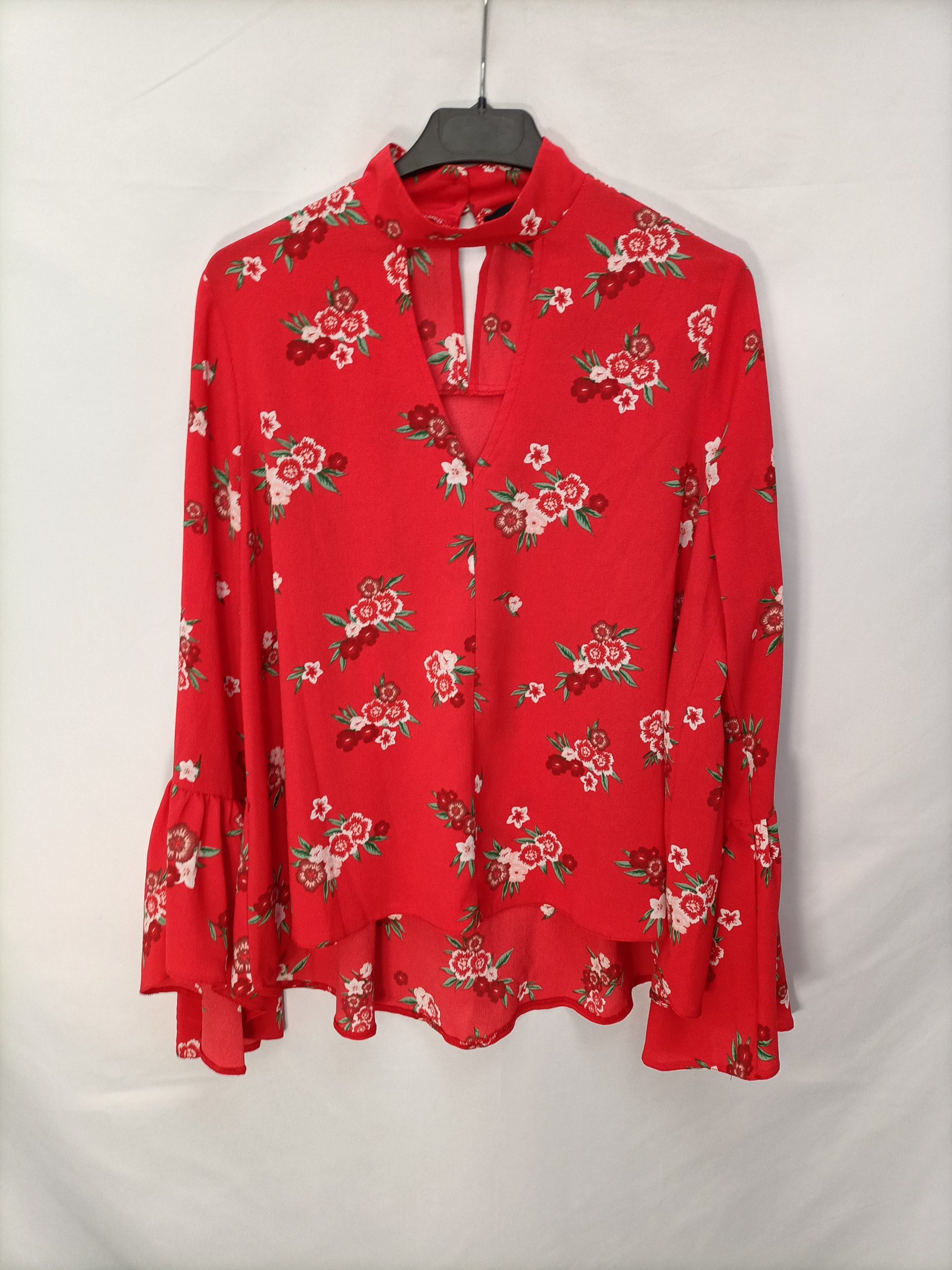 PRIMARK. Blusa roja flores T.40