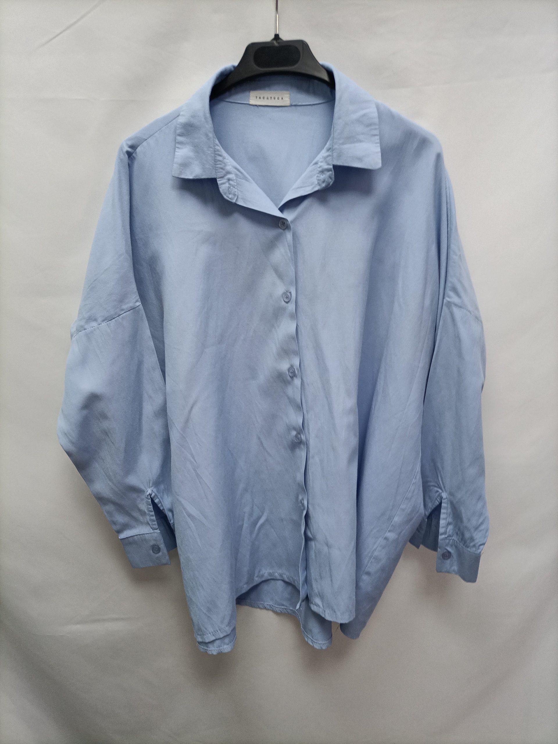TACATUCA. Blusa oversized celeste T.u (m/l)