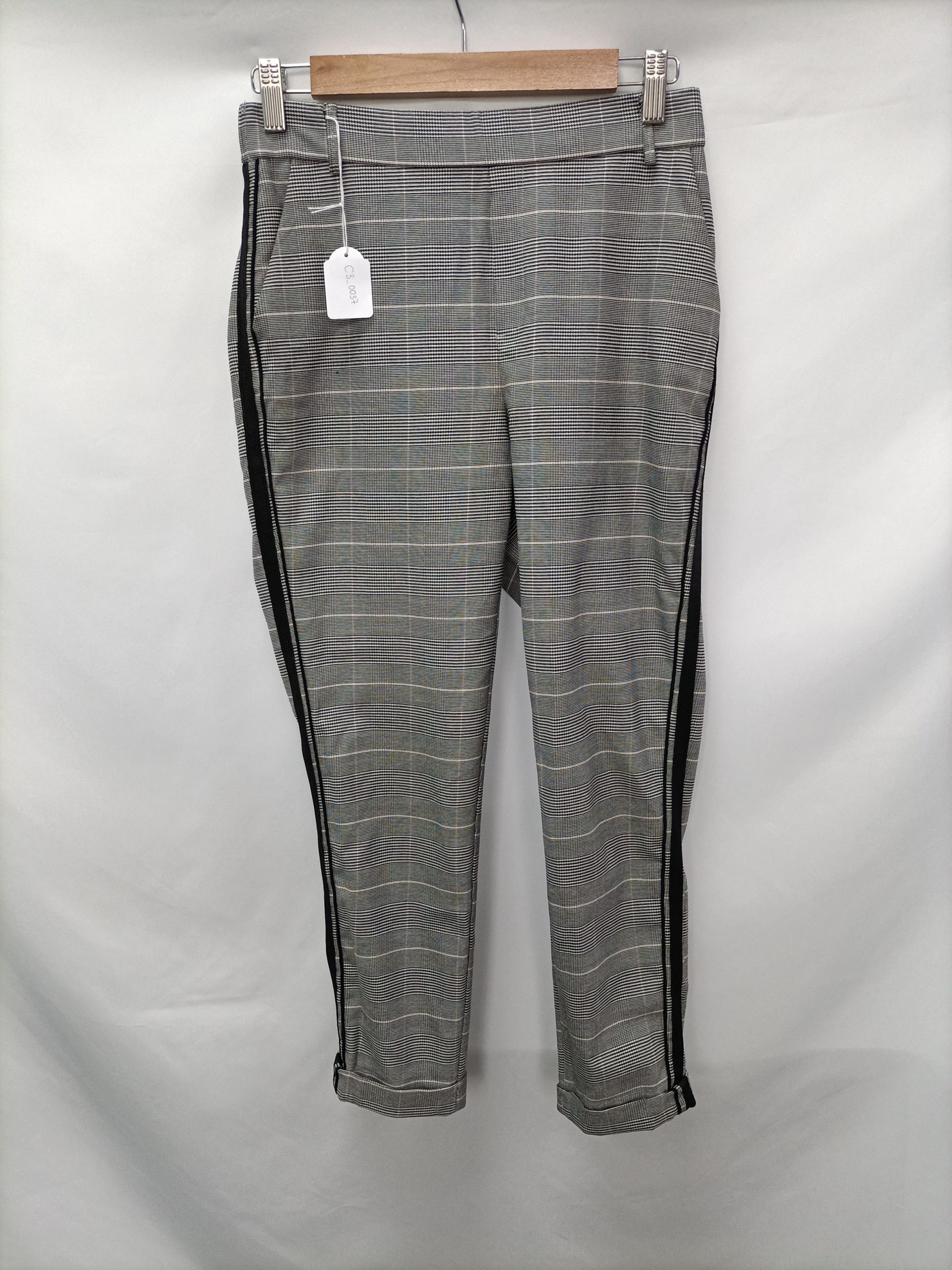 ZARA. Pantalón cuadros