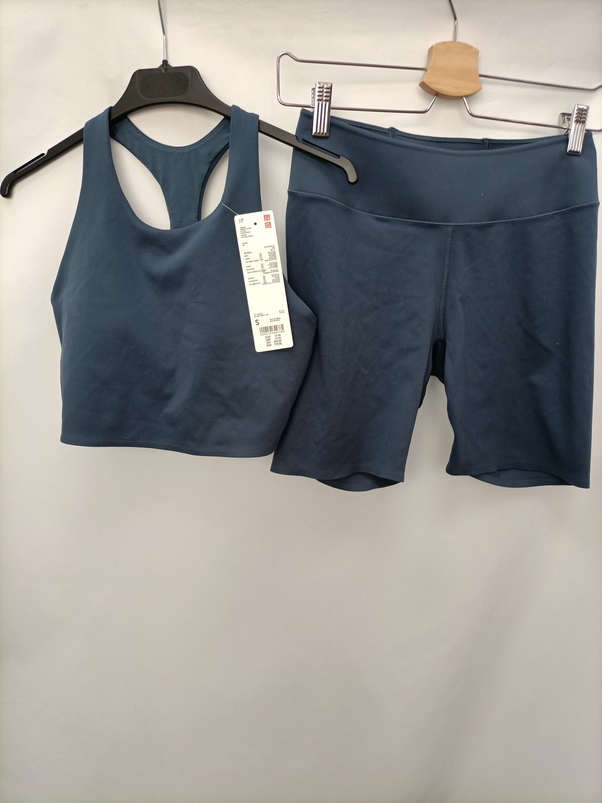 UNIQLO. Conjunto deportivo T.s