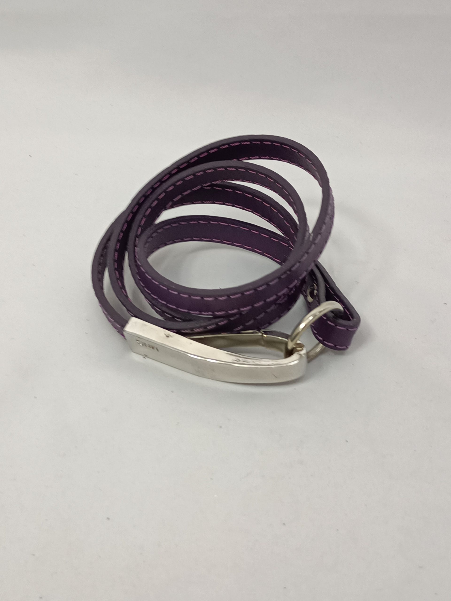 MANGO. Cinturón fino morado T.90