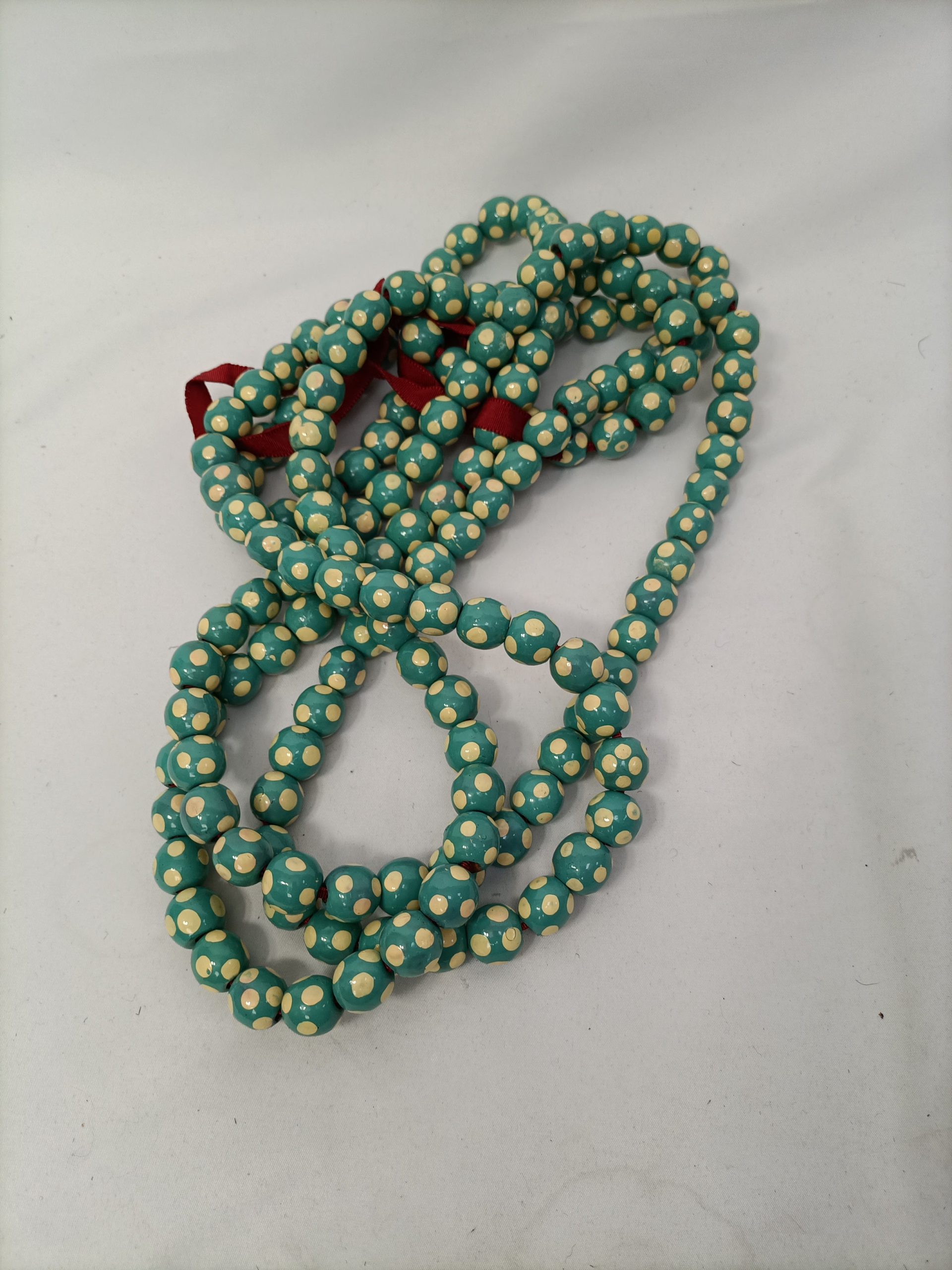 OTRAS. Collar maxi largo bolas