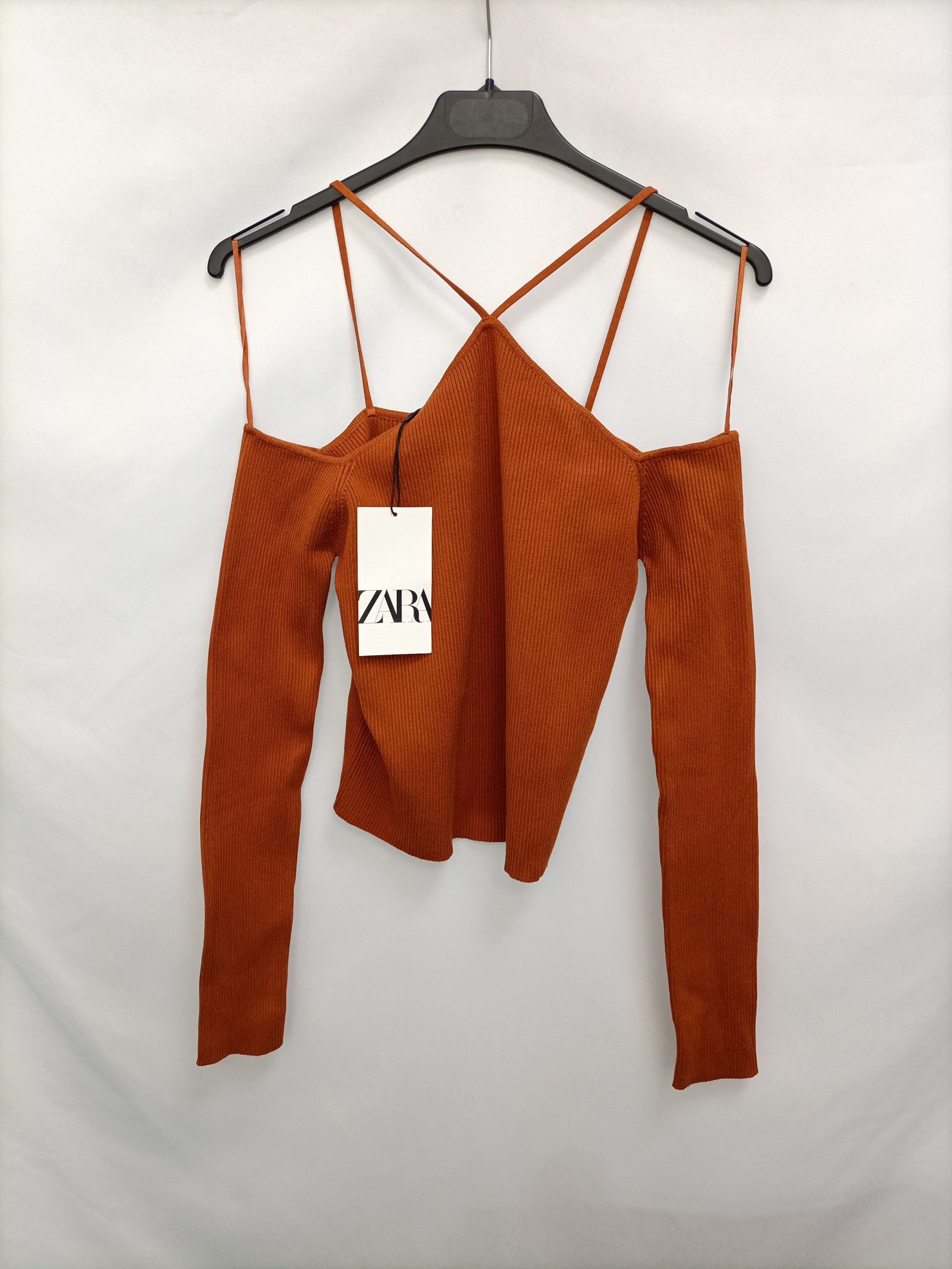 ZARA. Top teja canalé T.m