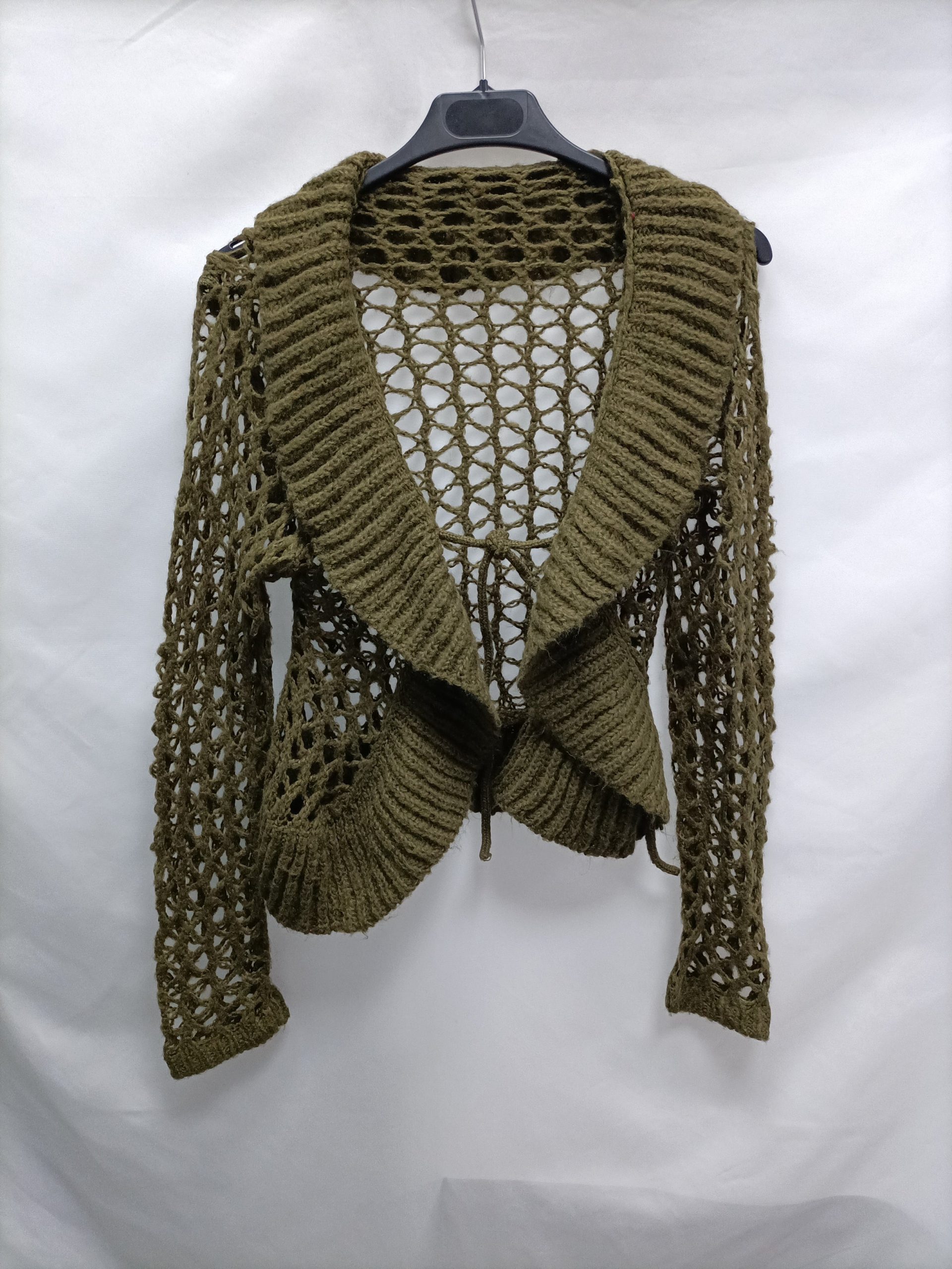 OTRAS. Chaqueta verde troqueladaT.u(s)