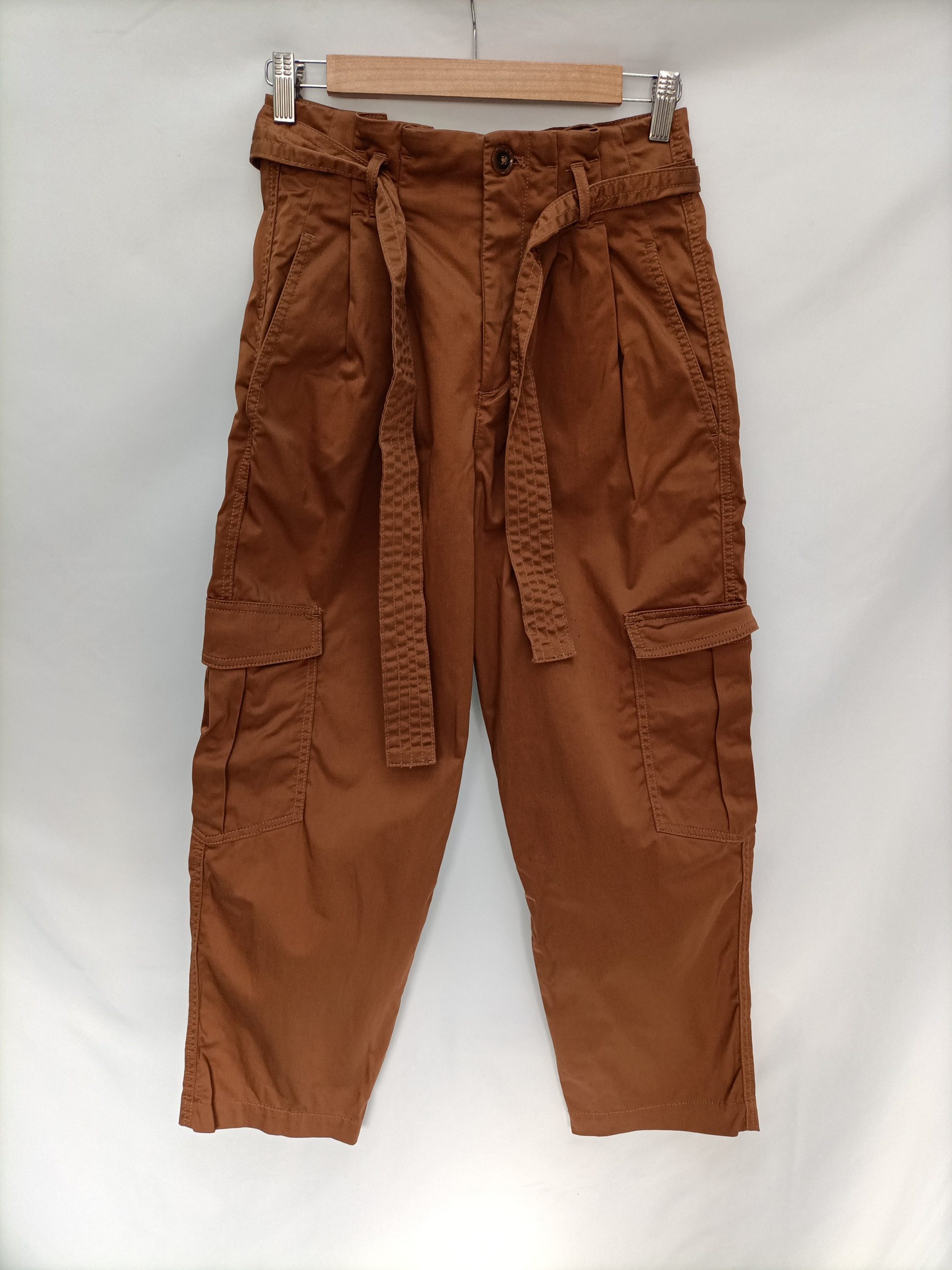 ZARA. Pantalones paper back T.xs