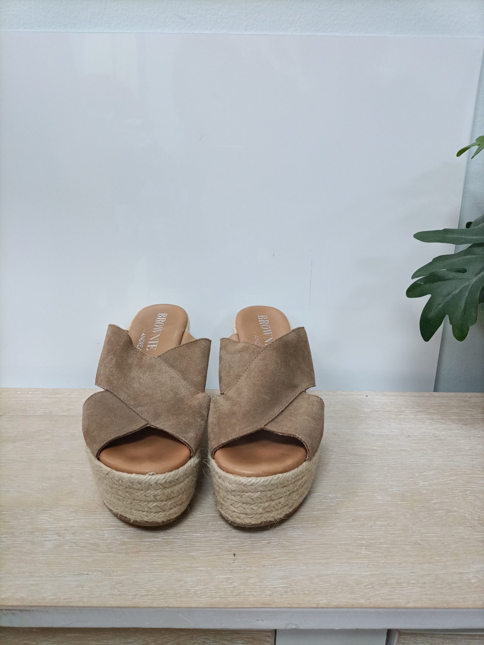 BROWNIE. Cuñas marrones T.38