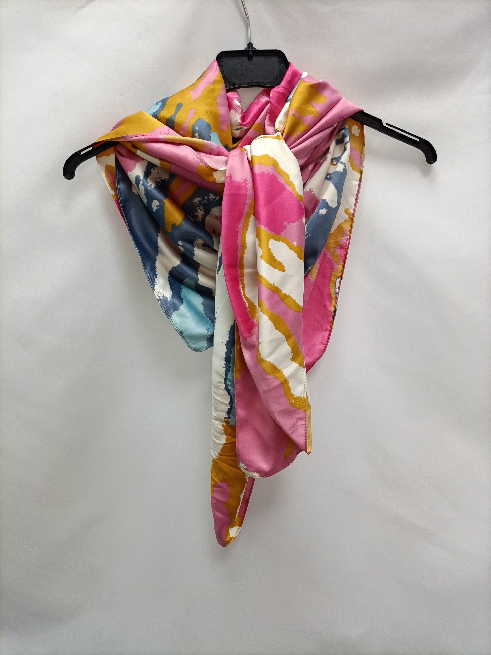 SFERA. Pañuelo tie dye