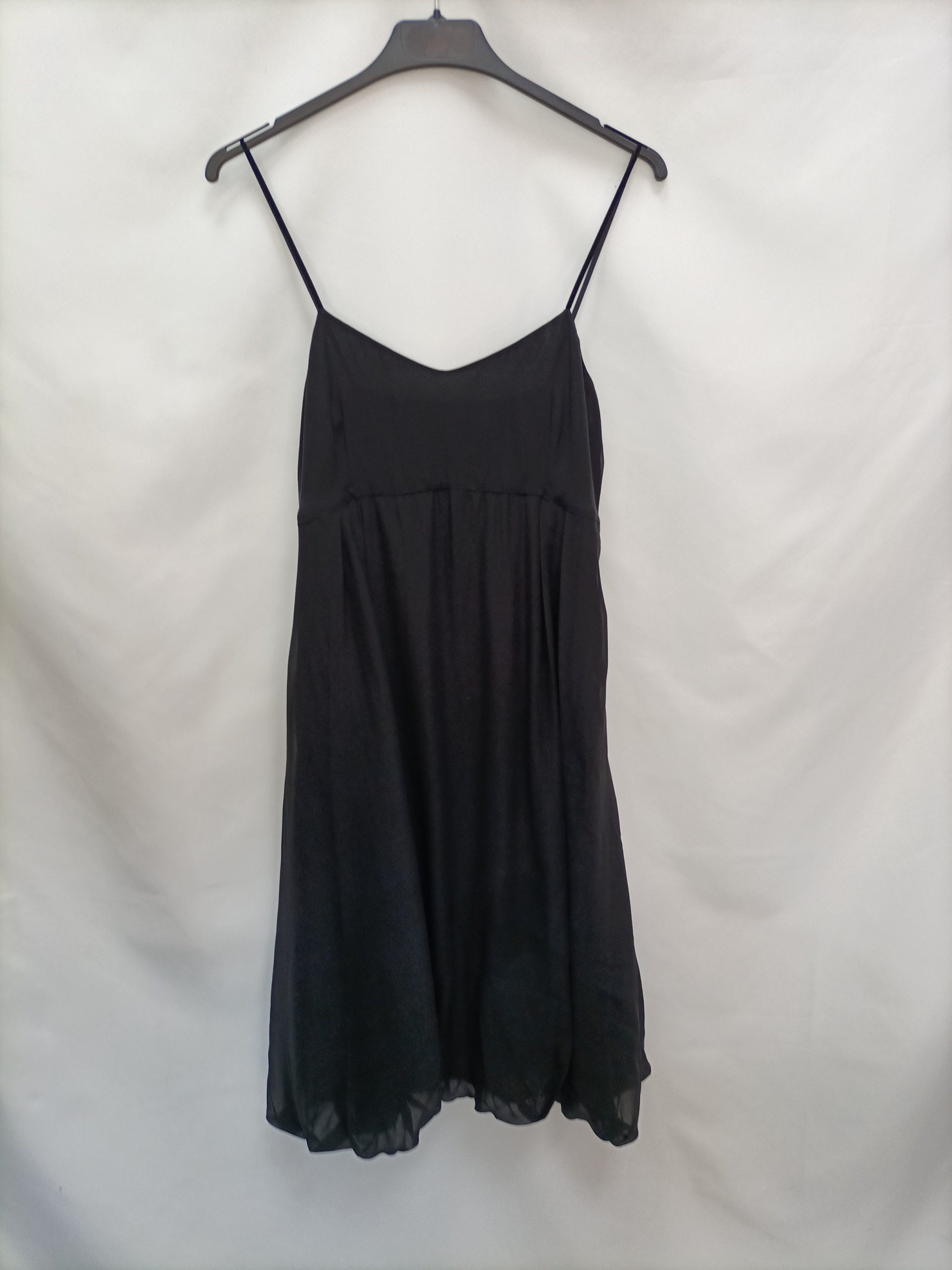TINTORETTOO. Vestido negro tirantes T.36