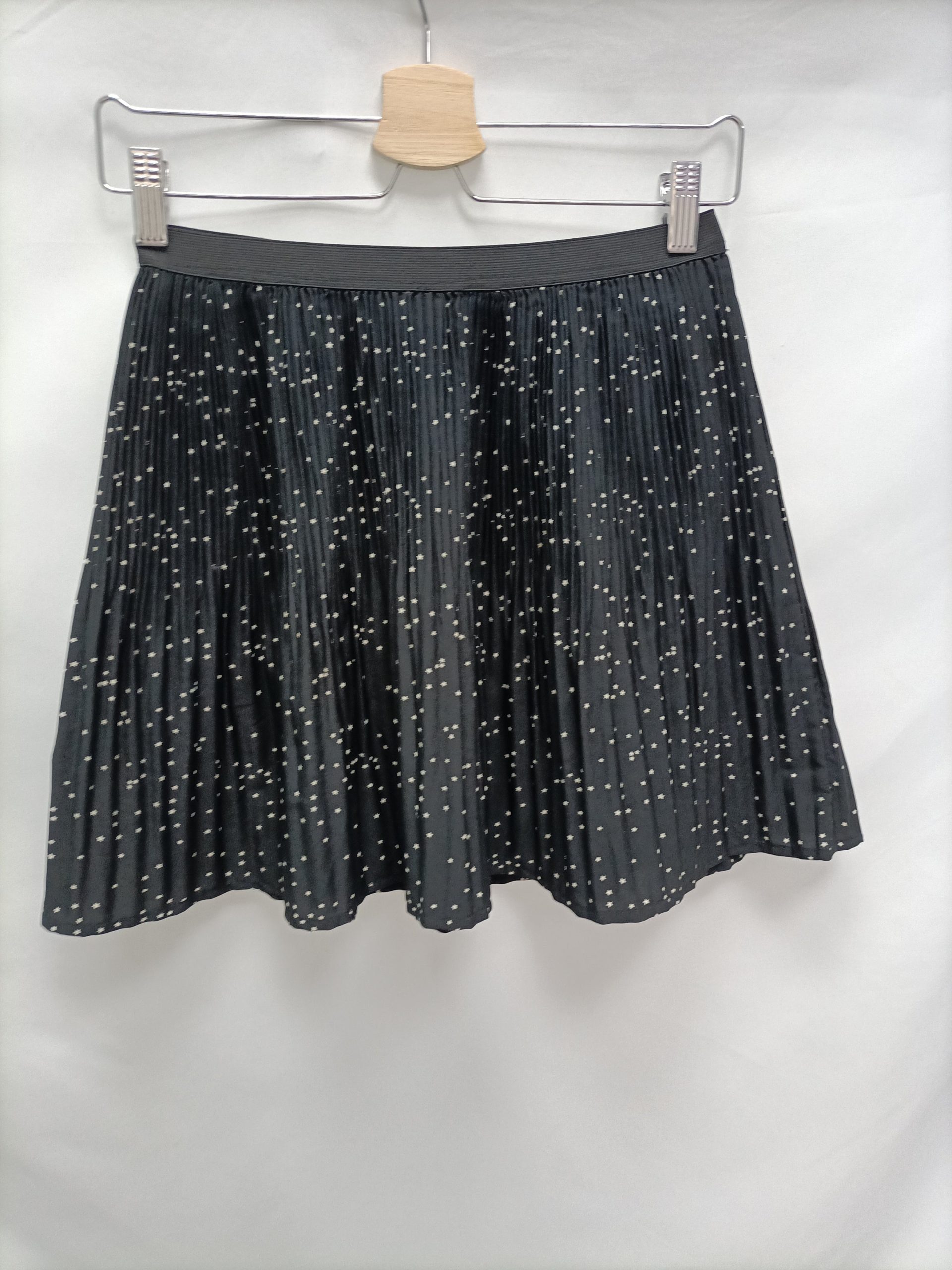 LEFTIES. Falda negra plisada T.38