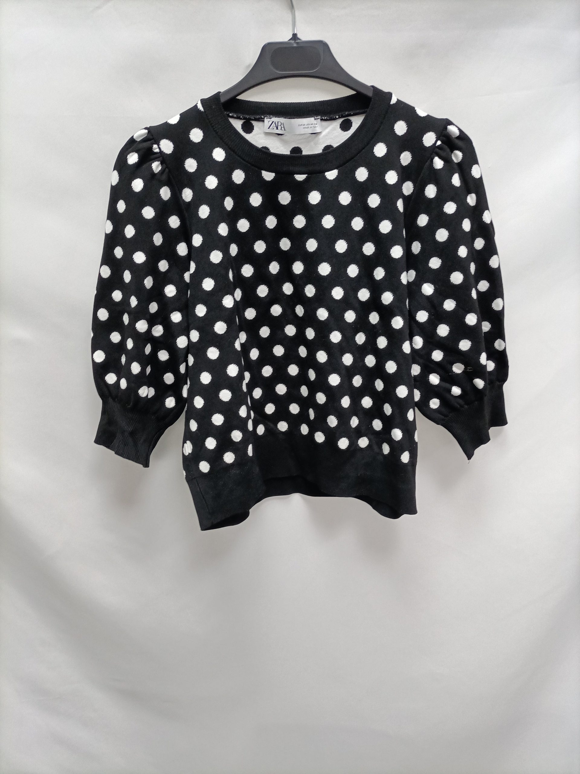 ZARA. Top negro lunares T.m