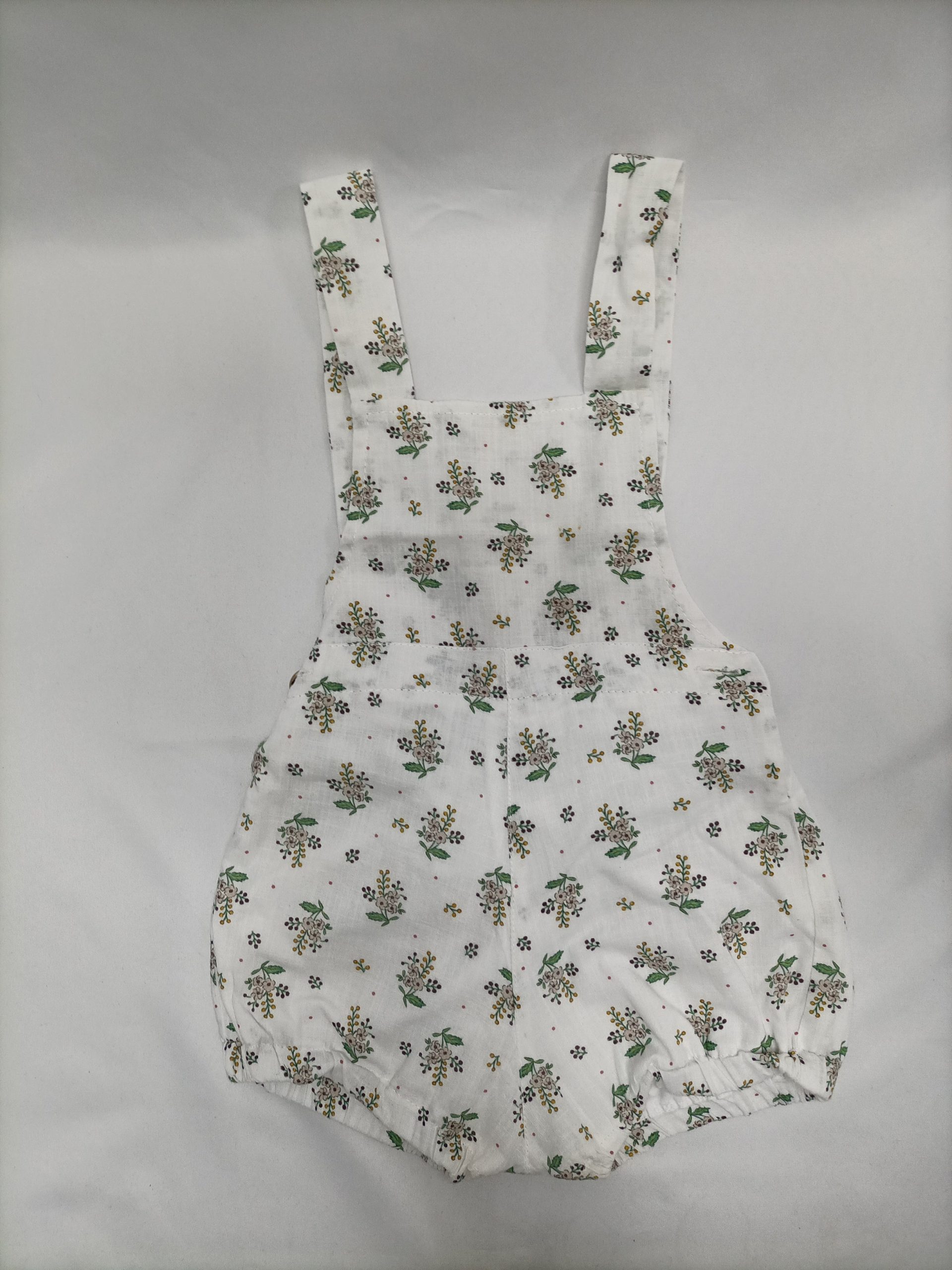 CALATEA. Ranita blanca flores T.18M