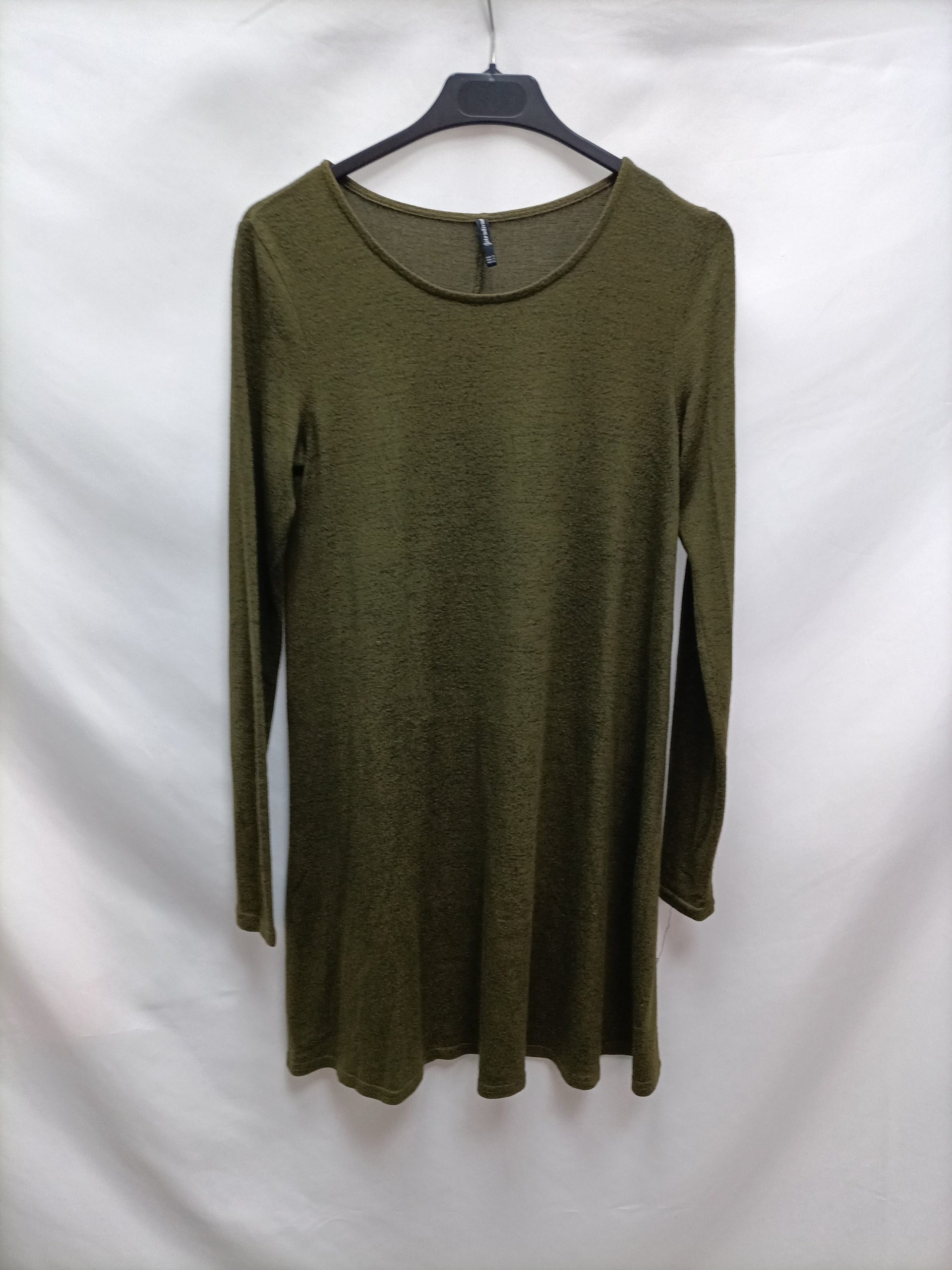 STRADIVARIUS. Vestido verde corto T.s